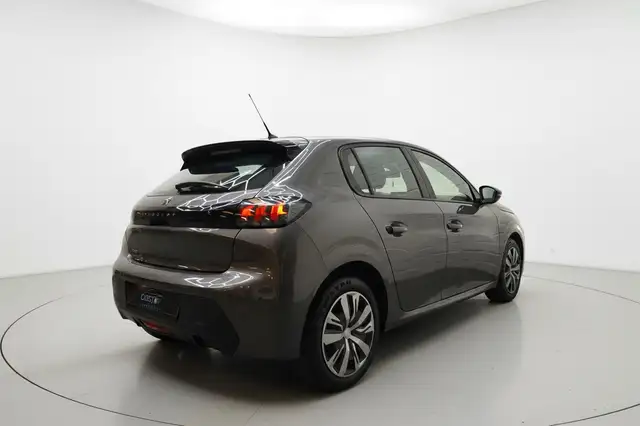 Peugeot 208 view 6