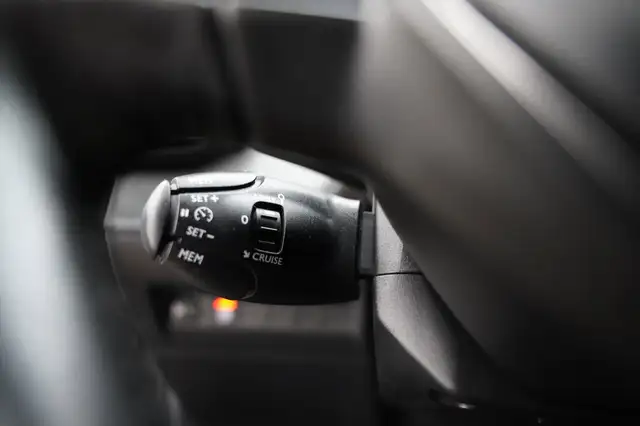 Peugeot 208 view 15