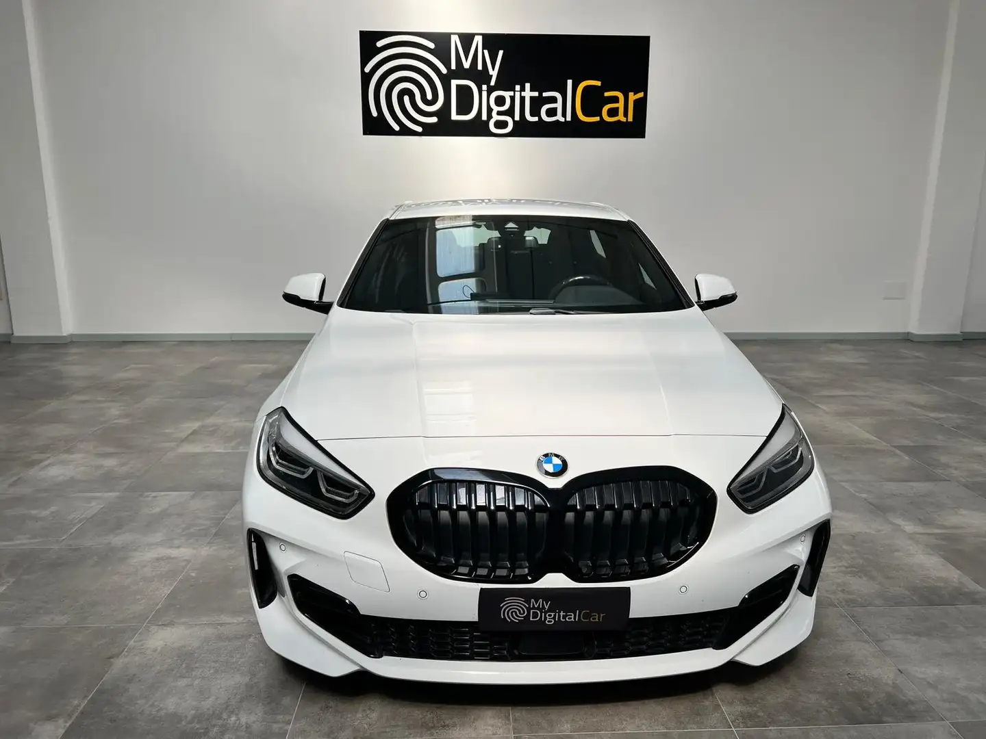 BMW 116 Serie 1 F40 116d Msport auto Wit - 2