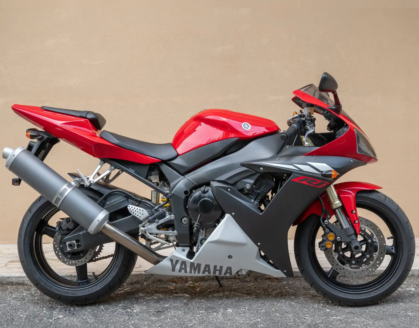 Yamaha YZF-R1 Roşu - 2