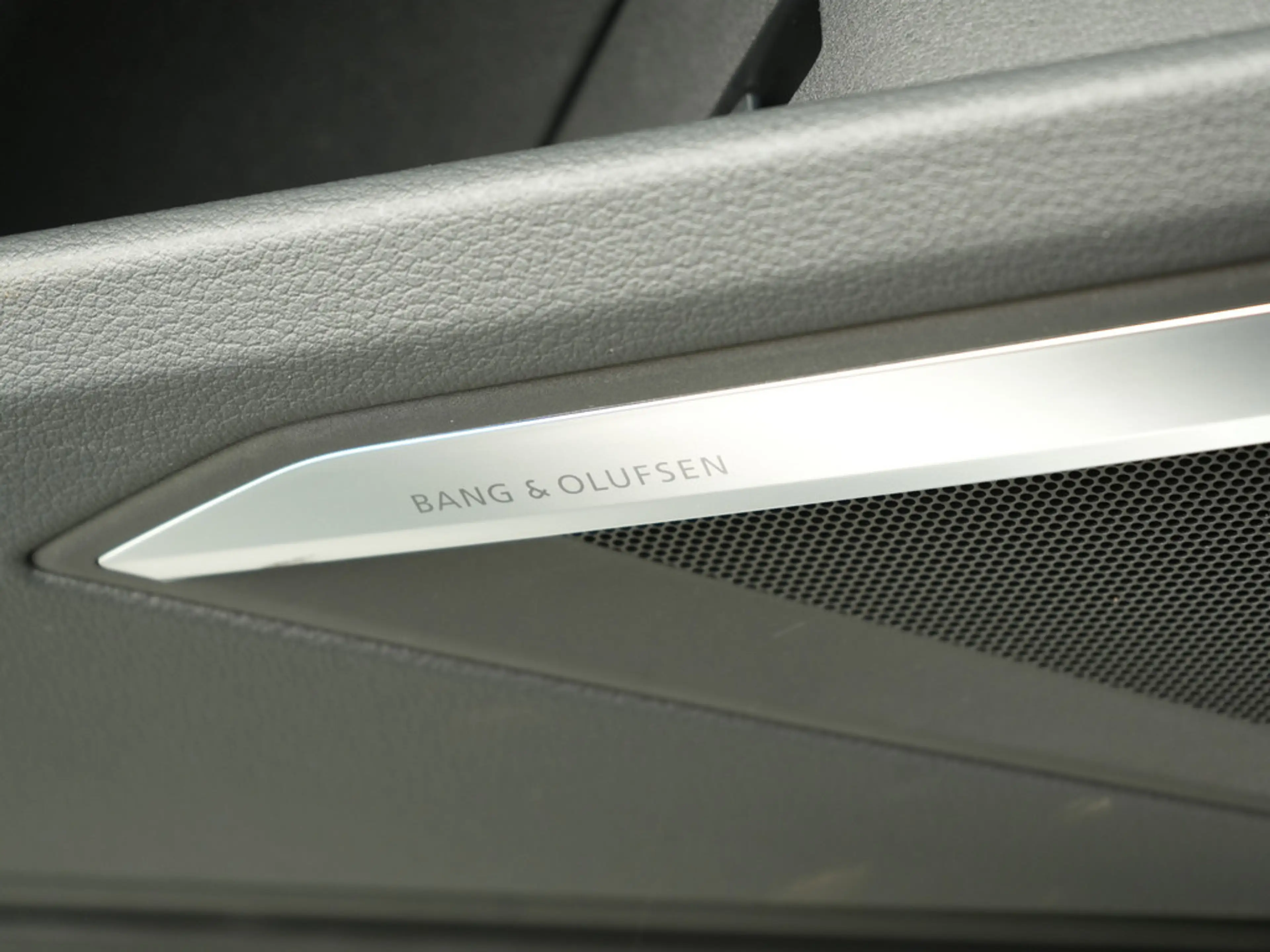 Audi Q8 e-tron S line PANO MATRIX AHK ACC B&O LUFT — photo 5