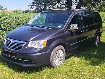 Lancia Voyager 2.8 Multijet 16V Platinum 7-Sitzer Vollausstattung DVD-Entertainmentsystem AHK 1. Hand Nichtraucher