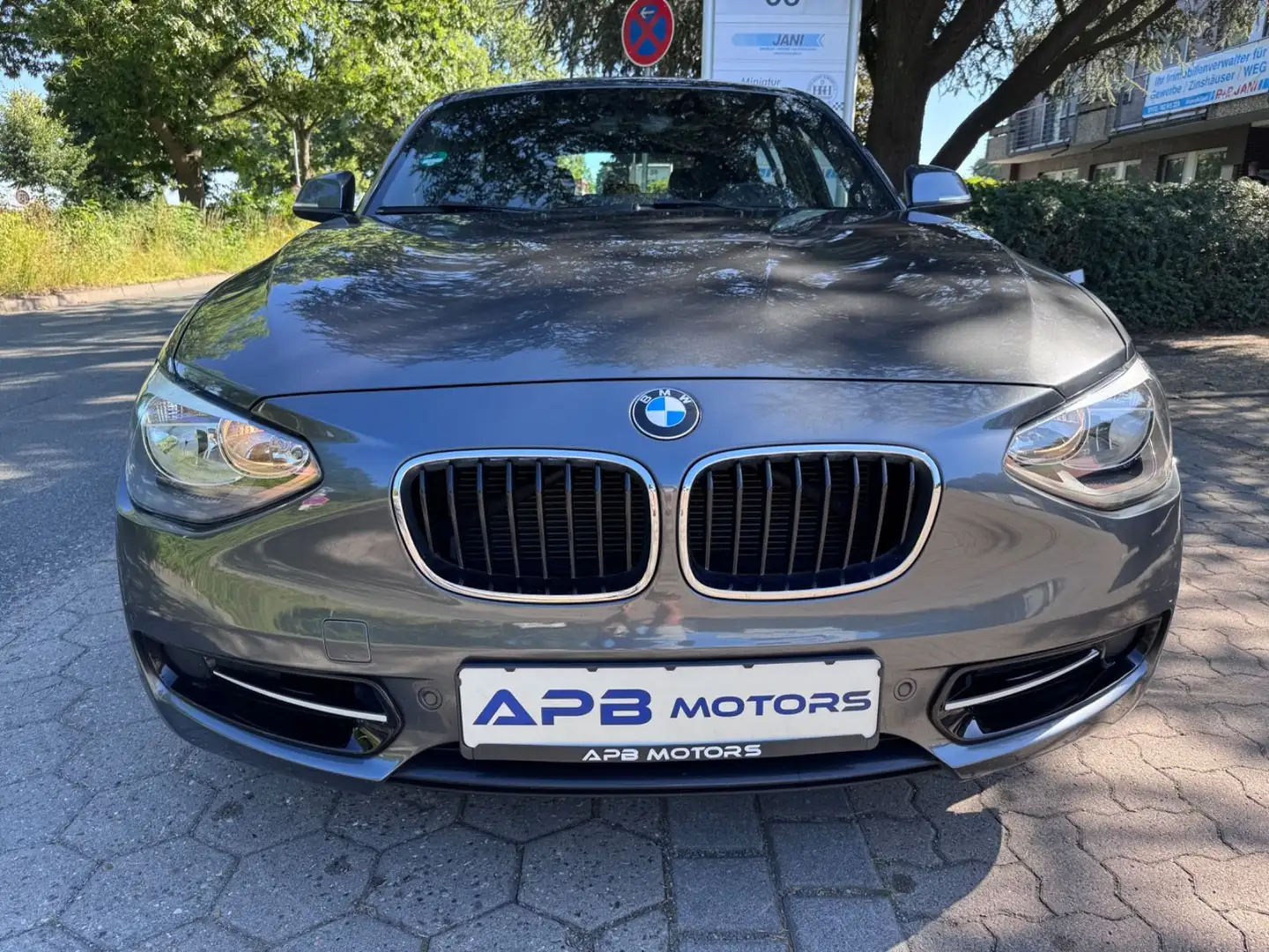 BMW 116 i AUT. SPORTLINE NAVI SITZHZG. H&K ALU TEMPO. Gris - 2