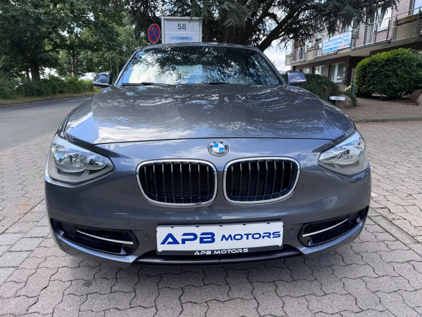 BMW 116 i AUT. SPORTLINE NAVI SITZHZG. H&K ALU TEMPO. Gris - 2