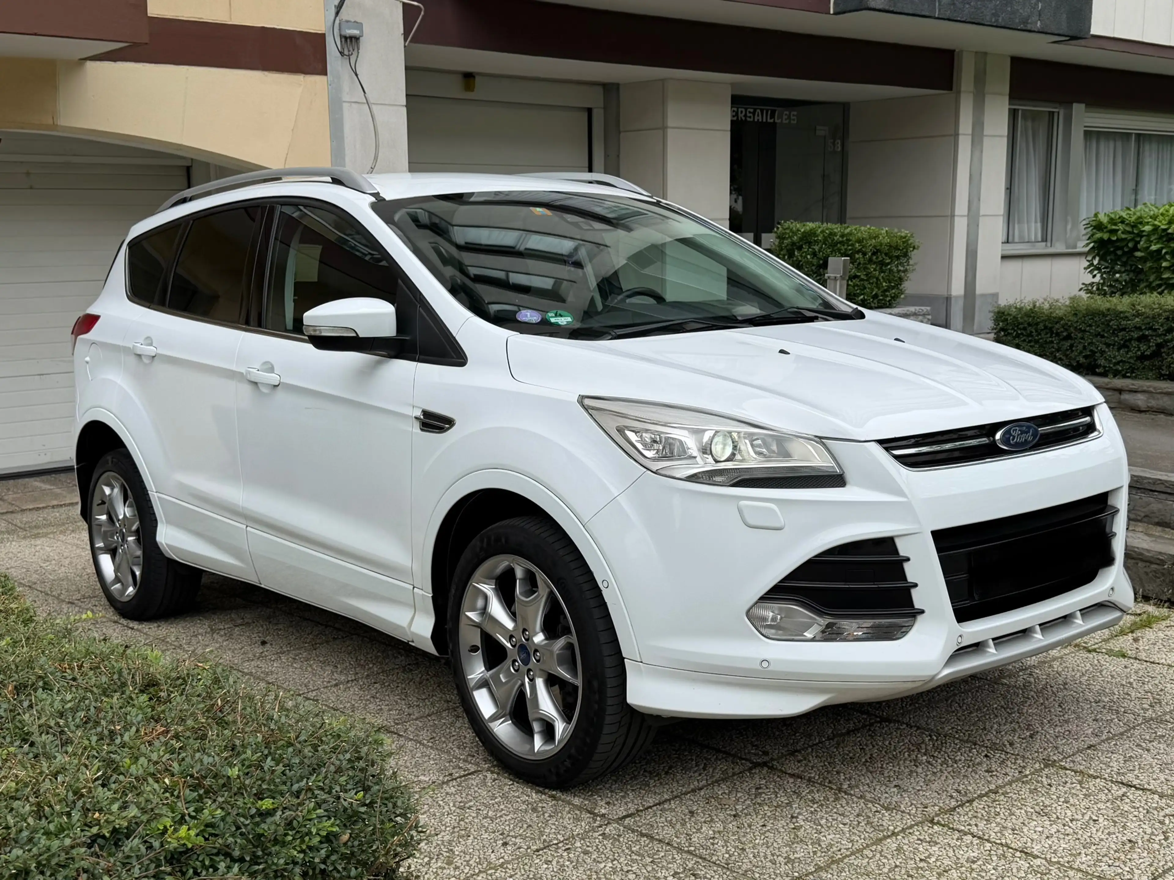 Ford Kuga Kuga 1.5 Titanium / automatique / Cuir / Gps …. — photo 3