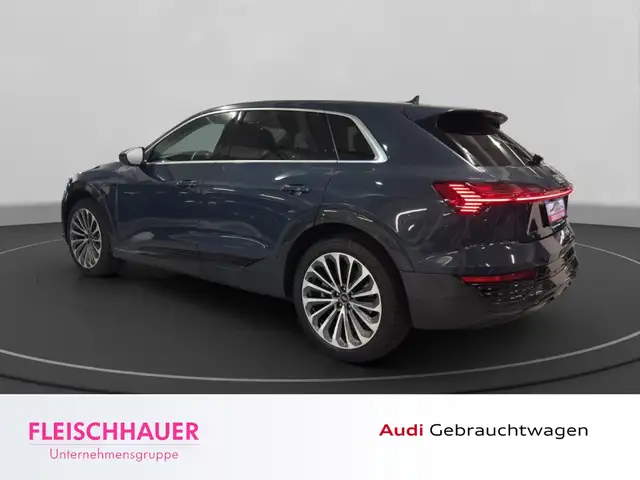 Audi Q8 E-Tron view 5