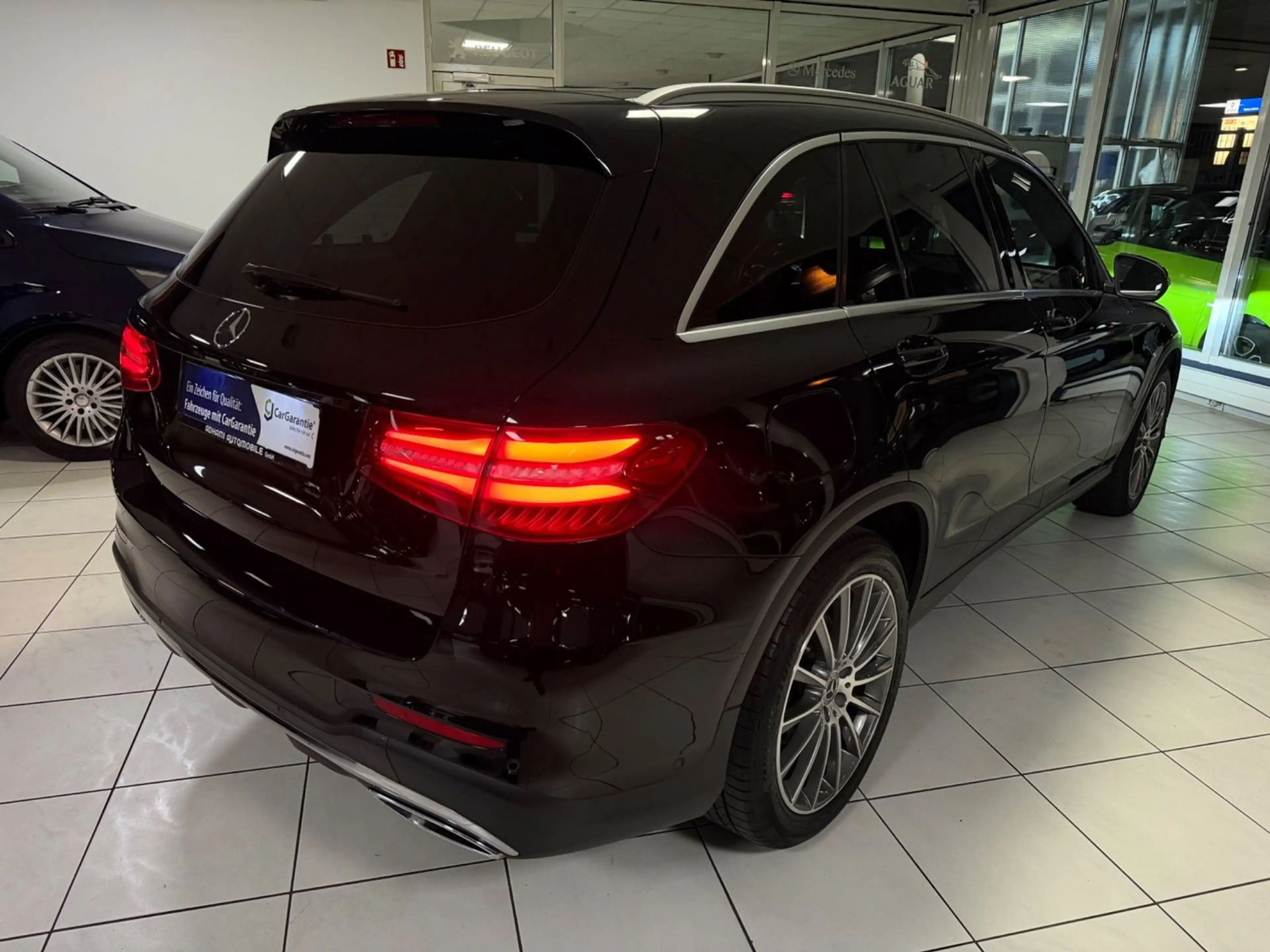 Mercedes-Benz GLC 350 AMG 4M PANO DESIGNO AIRMATIC BURMESTER — photo 5