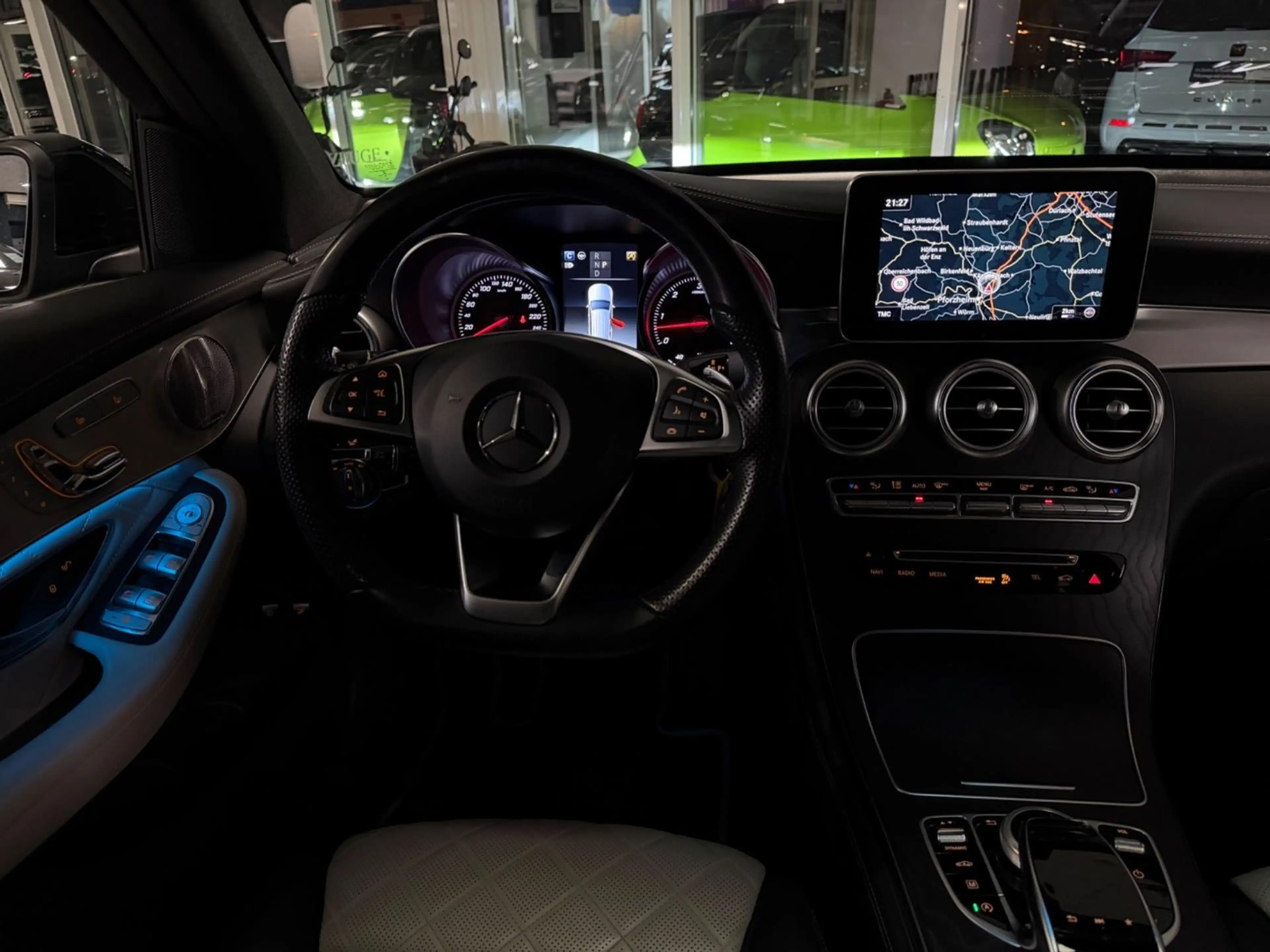 Mercedes-Benz GLC 350 AMG 4M PANO DESIGNO AIRMATIC BURMESTER — photo 17