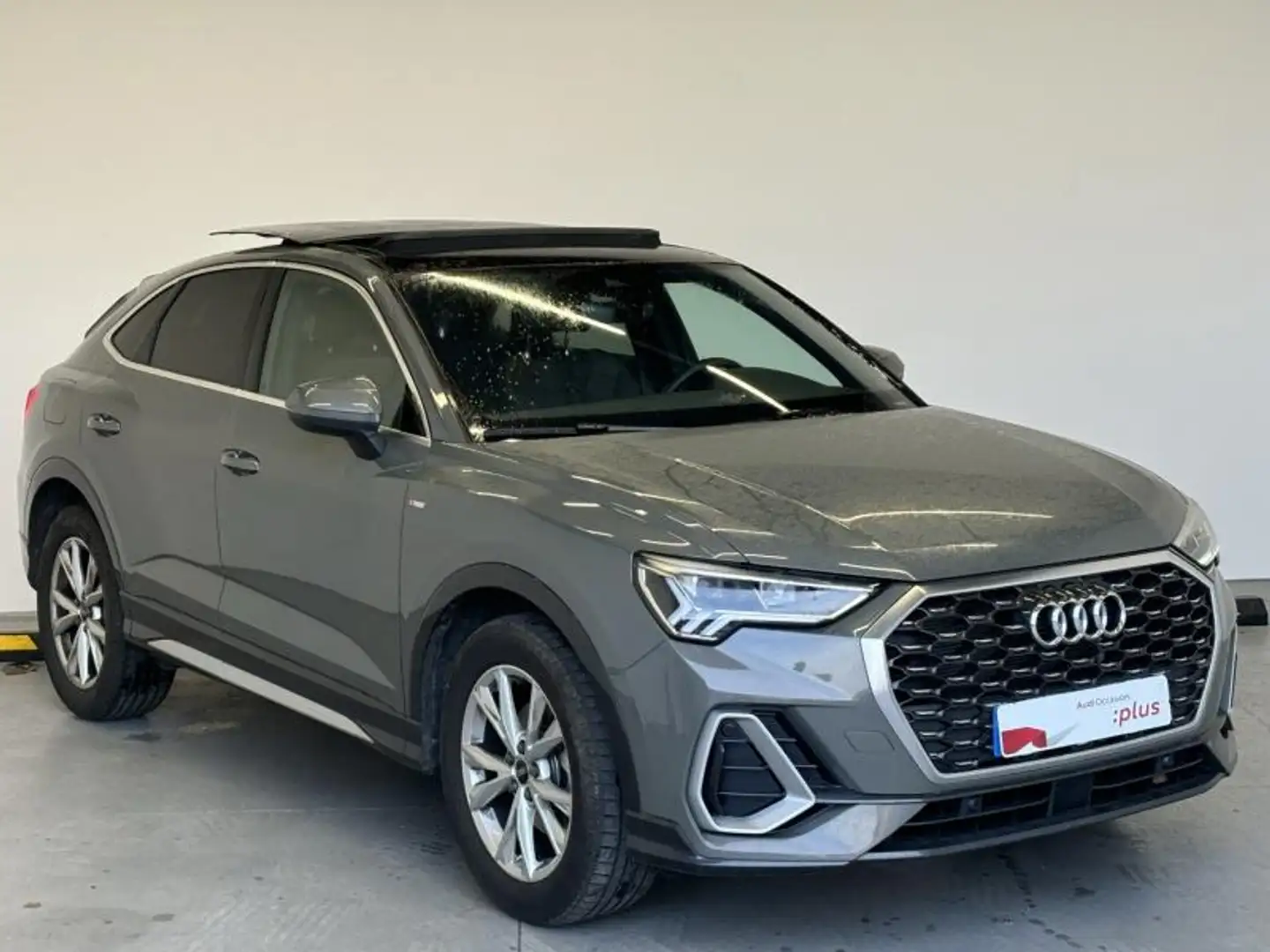 Audi Q3 35 TFSI 150ch S line S tronic 7 Gris - 2