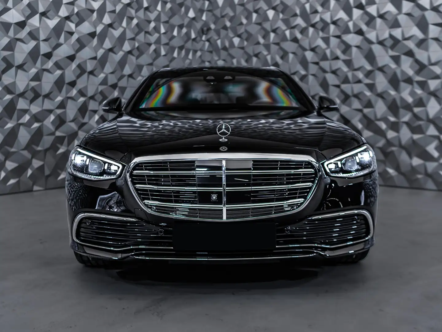 Mercedes-Benz S 680 VR10*Armored*GUARD*4 Seat*4M Schwarz - 2