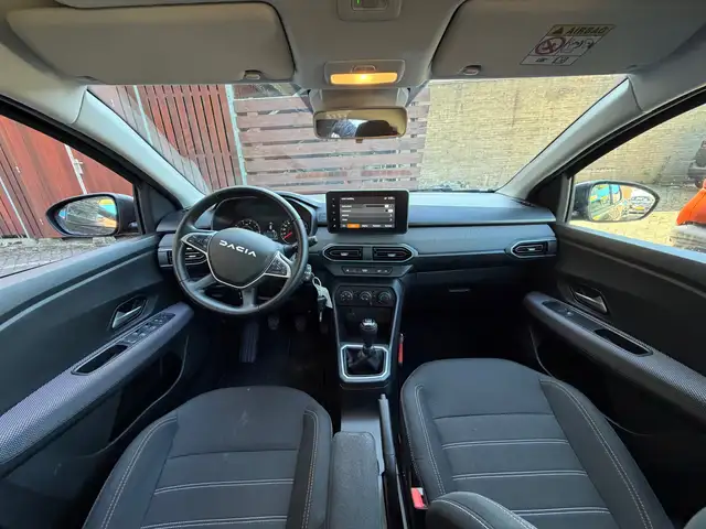 Dacia Sandero view 4