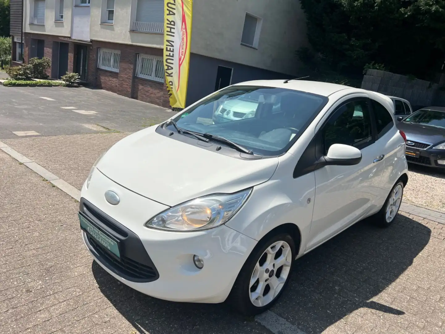 Ford Ka/Ka+ Titanium*TÜV NEU*2 HAND*KLIMA*VOLL FAHRBEREIT Weiß - 1