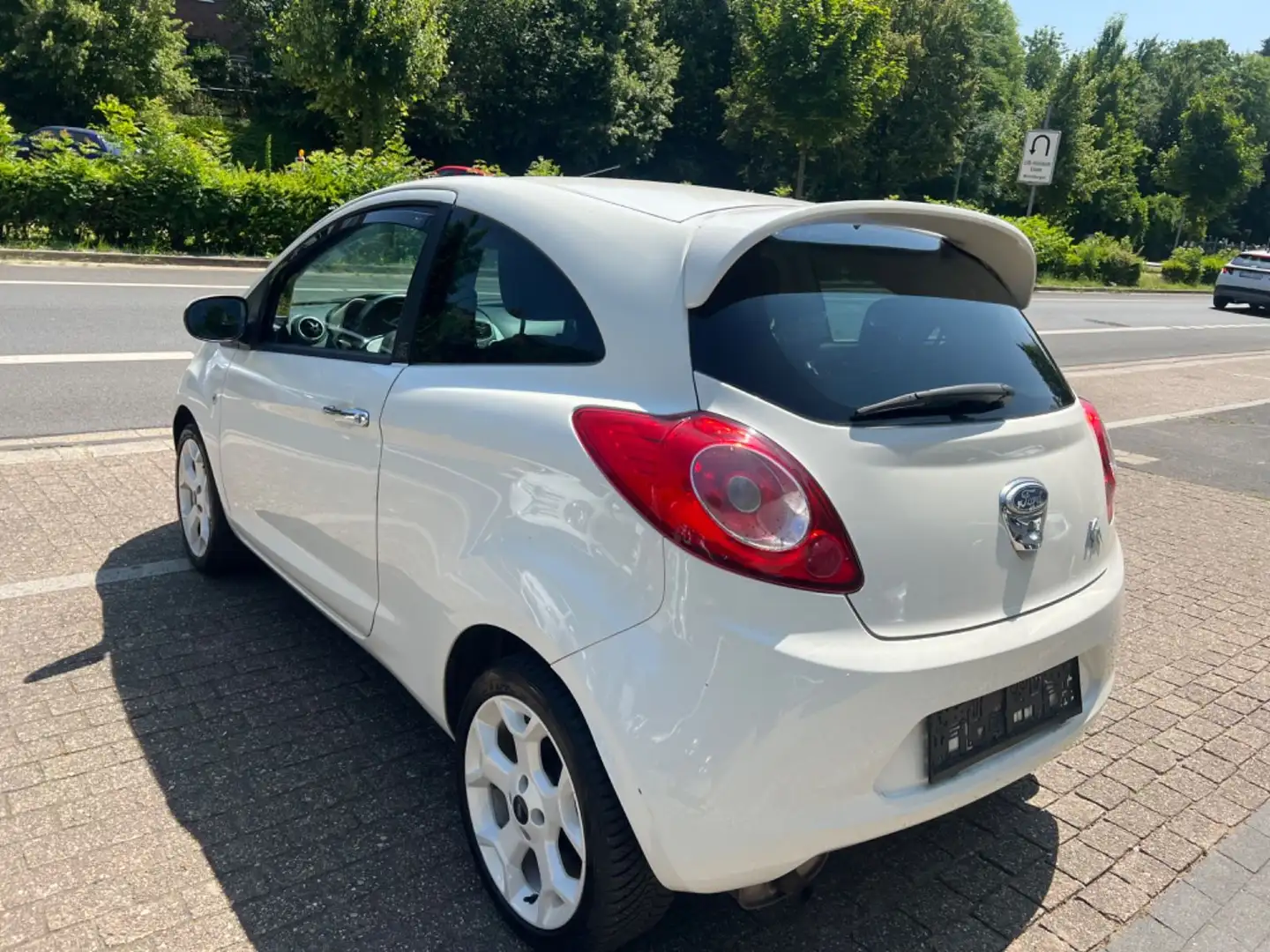 Ford Ka/Ka+ Titanium*TÜV NEU*2 HAND*KLIMA*VOLL FAHRBEREIT Weiß - 2