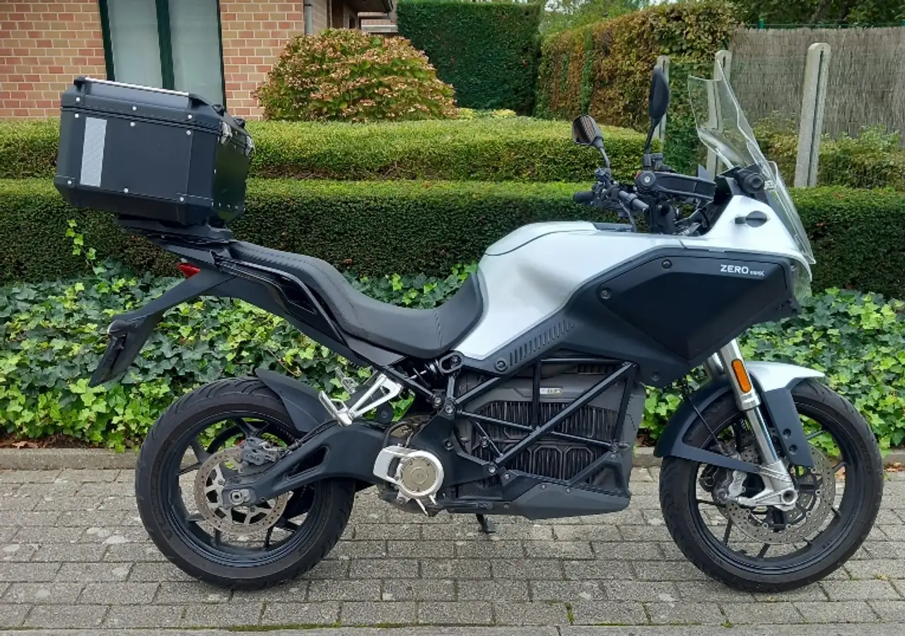 Zero Motorcycles Zero DSR