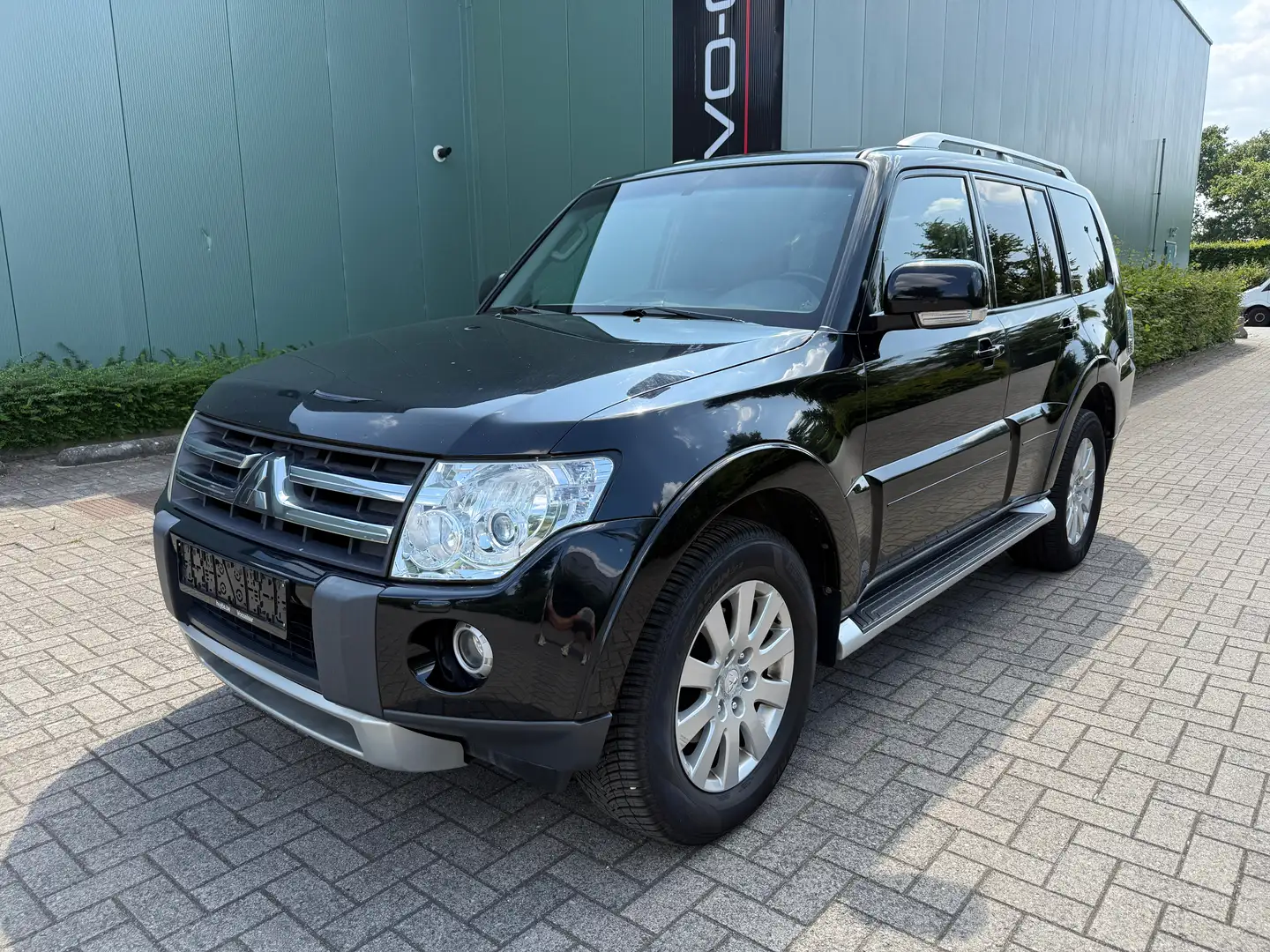 Mitsubishi Pajero 3.2 DI-D Instyle / 1°EIG / FULL / 5500+BTW Zwart - 1