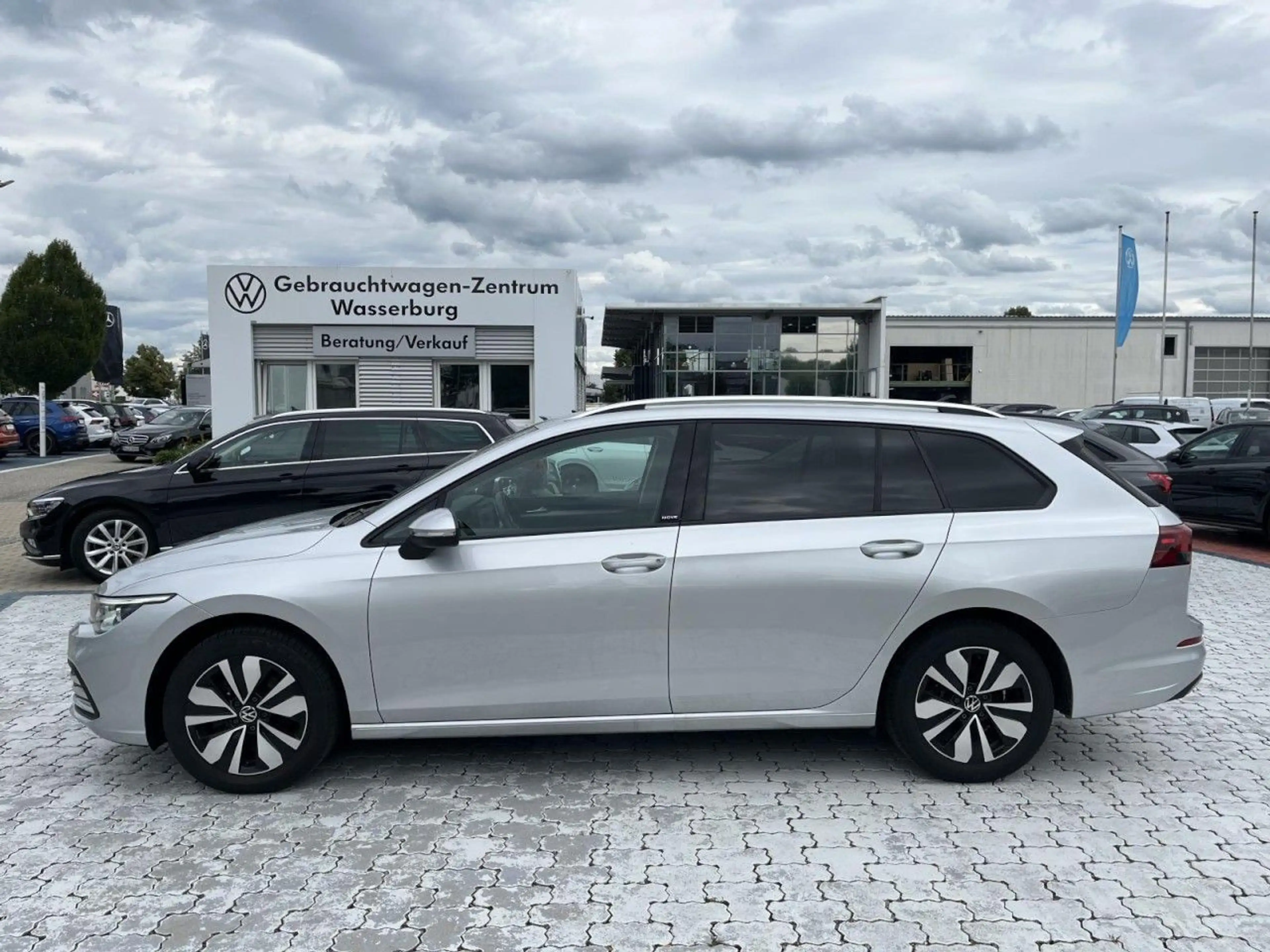 Volkswagen Golf Variant Golf VIII Variant 1.5 TSI Move (LED+NAVI+APP+Sta — photo 4