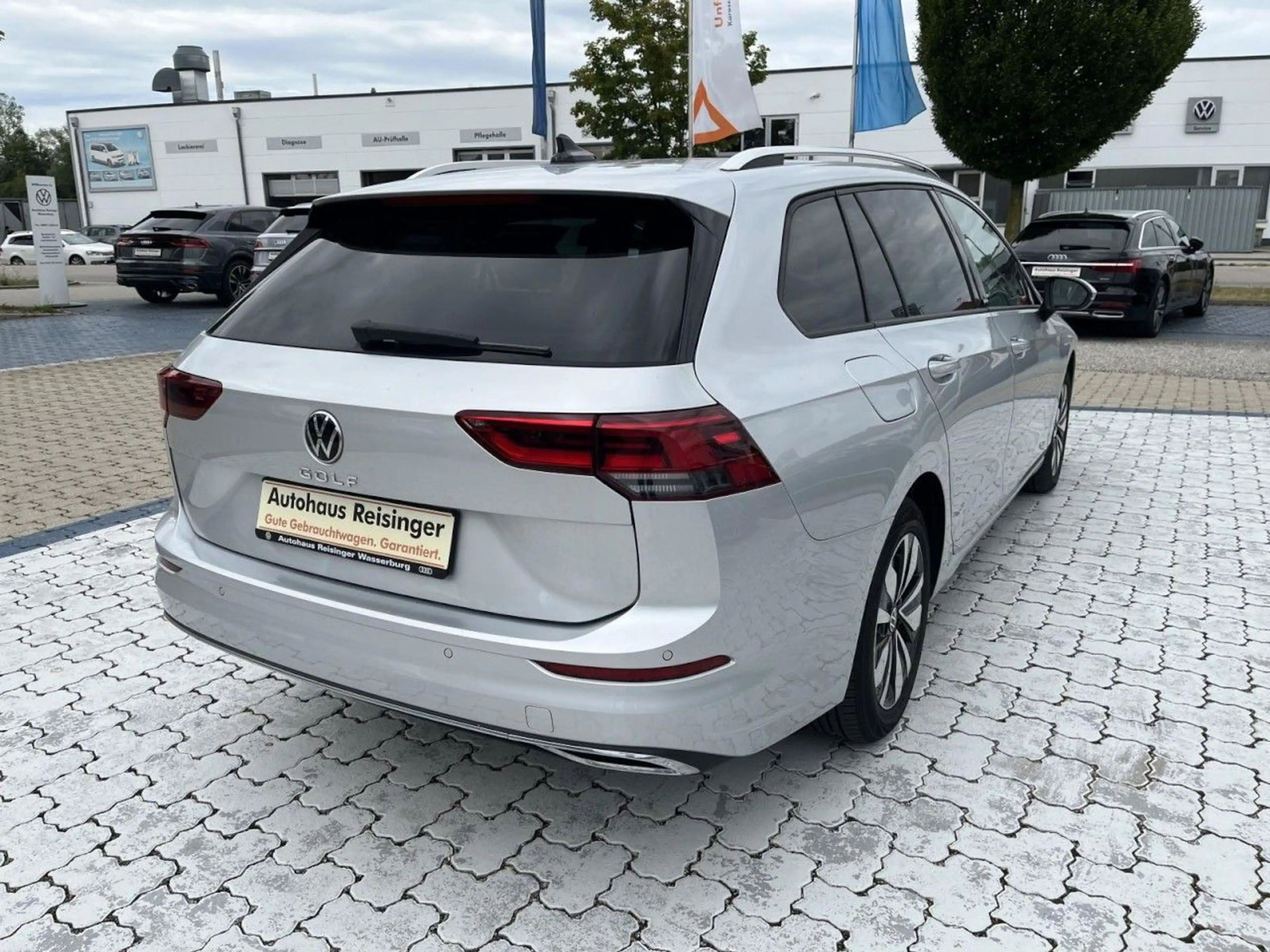 Volkswagen Golf Variant Golf VIII Variant 1.5 TSI Move (LED+NAVI+APP+Sta — photo 3