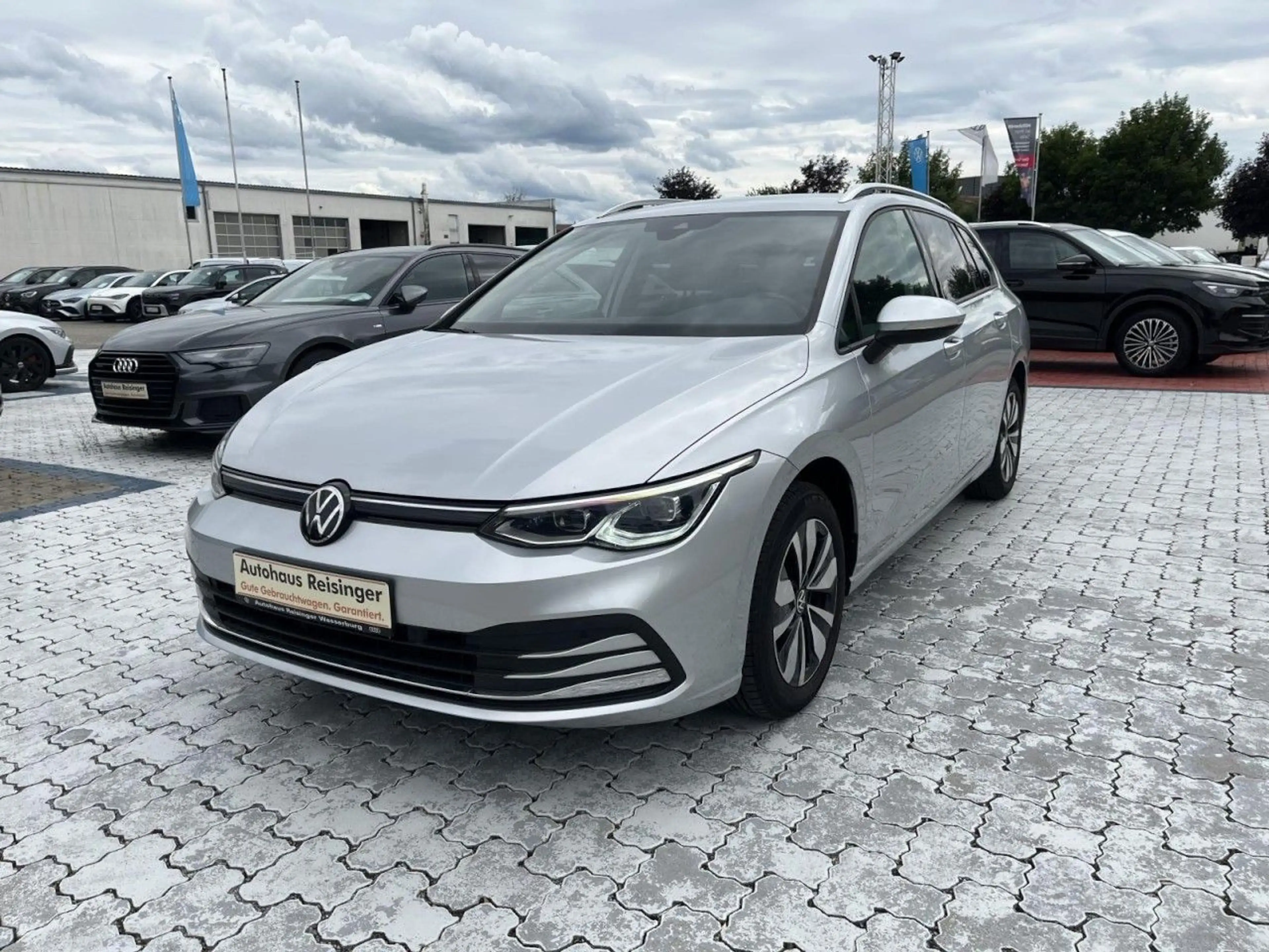 Volkswagen Golf Variant Golf VIII Variant 1.5 TSI Move (LED+NAVI+APP+Sta — photo 2