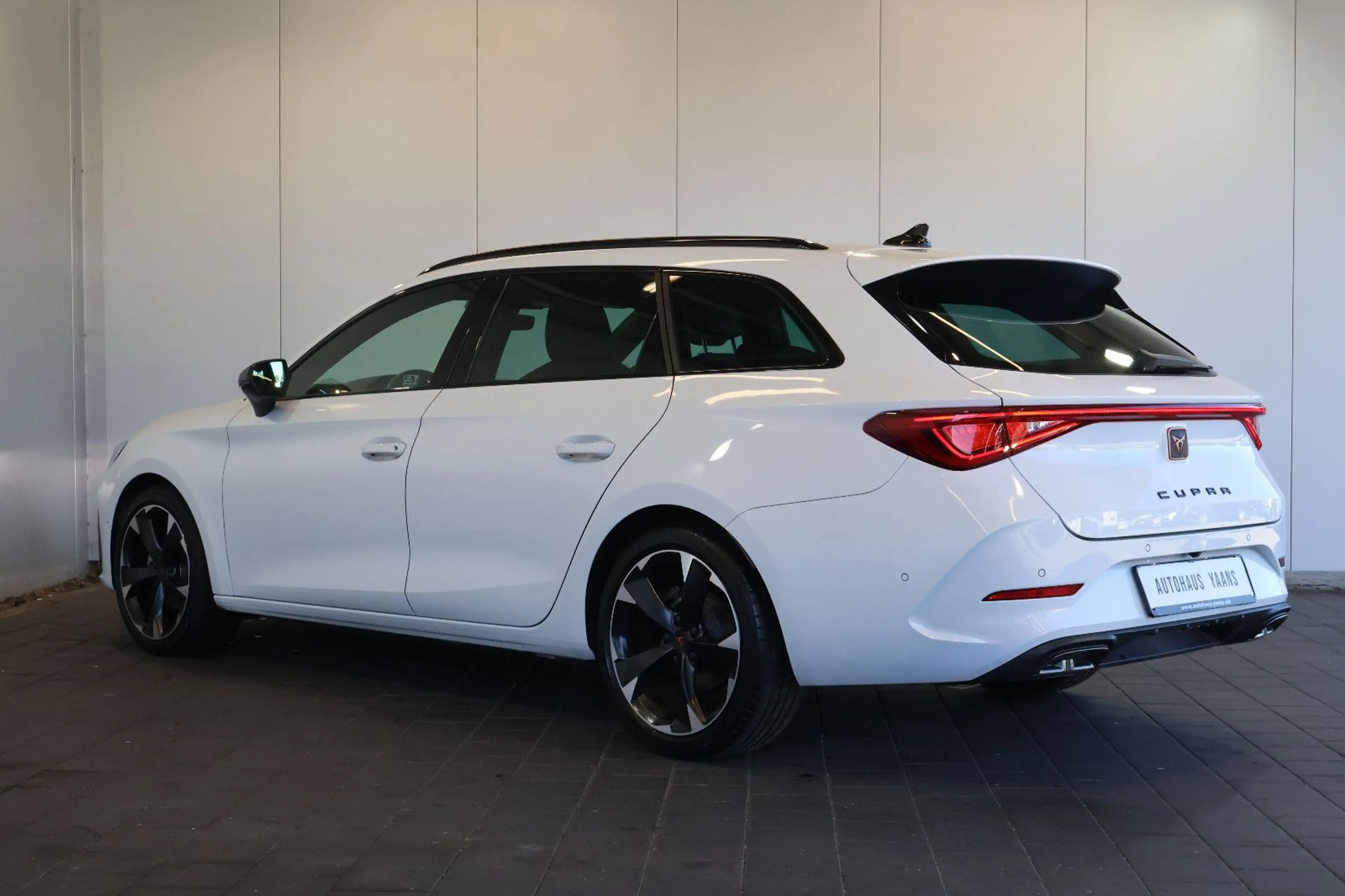 CUPRA Leon ST 1.5 eTSI AID+ACC+CARPLAY+KEY+LED+18" — photo 6