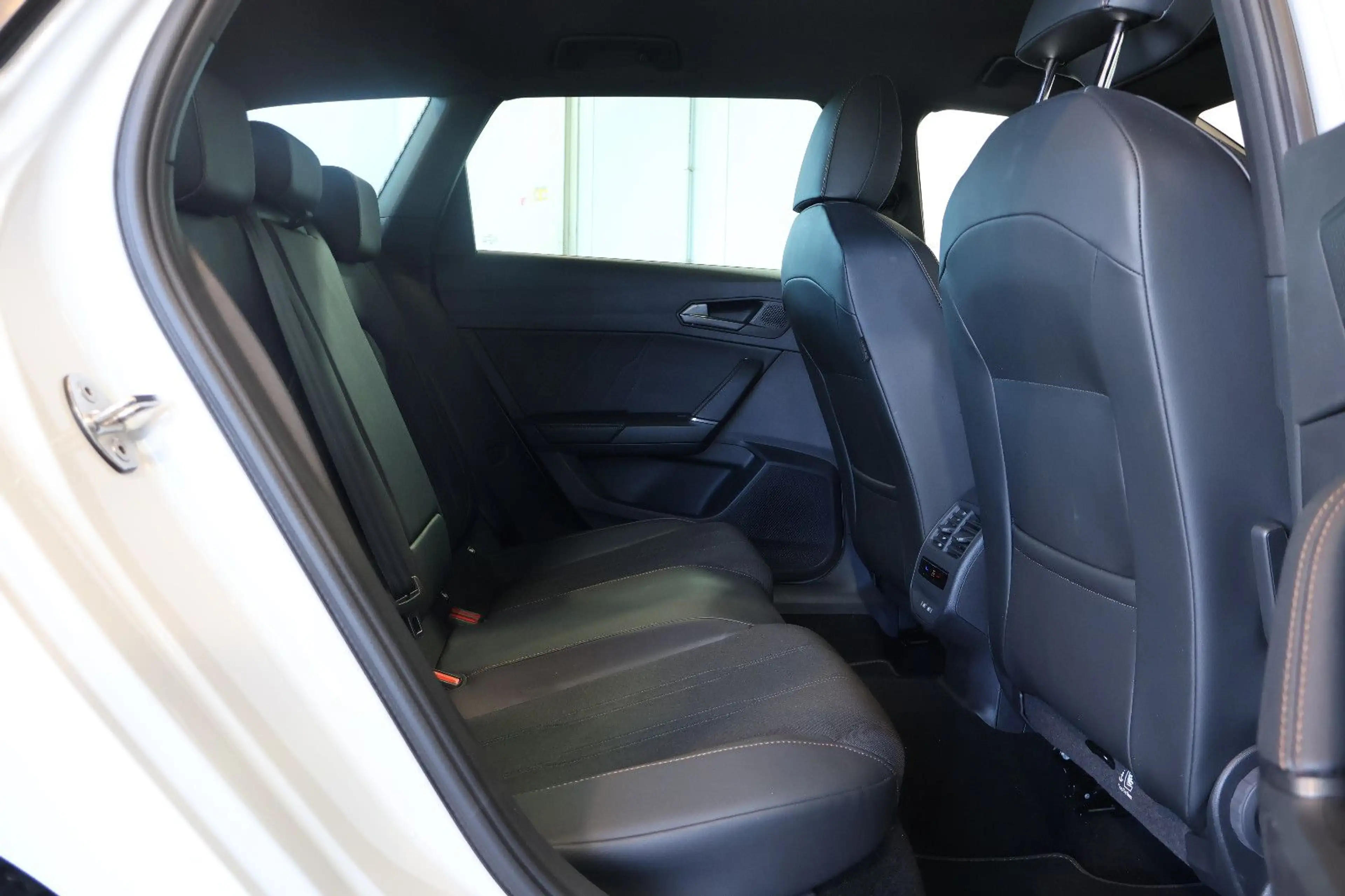 CUPRA Leon ST 1.5 eTSI AID+ACC+CARPLAY+KEY+LED+18" — photo 14