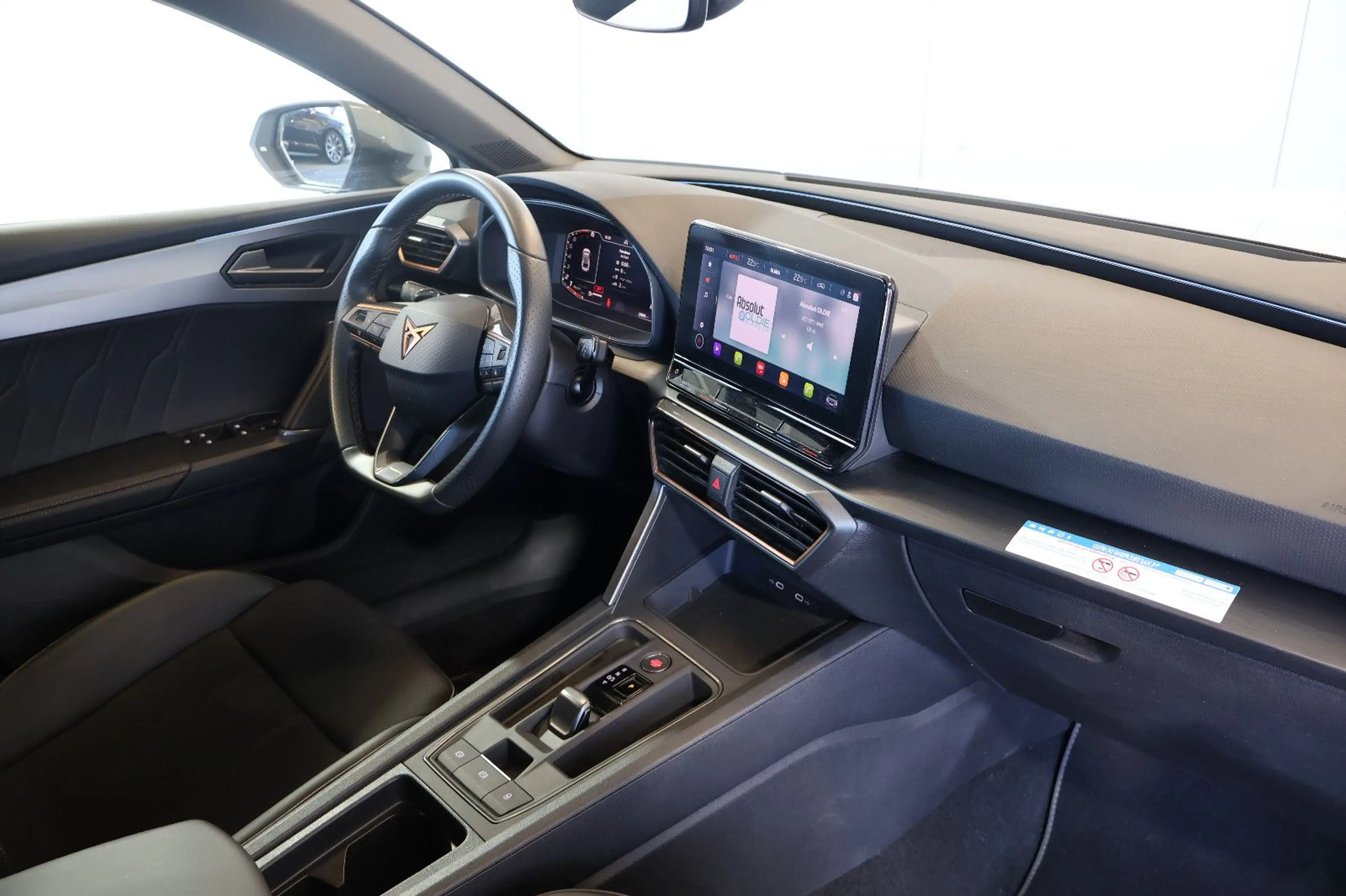 CUPRA Leon ST 1.5 eTSI AID+ACC+CARPLAY+KEY+LED+18" — photo 12