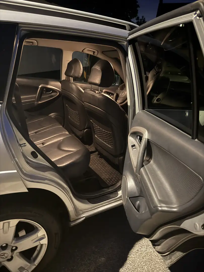 Toyota RAV 4 Executive Szary - 1
