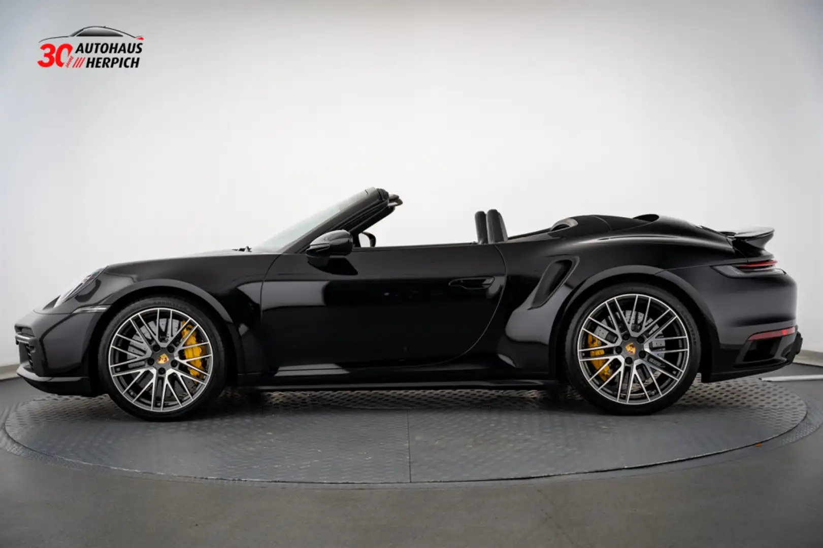 Porsche 992 Turbo S Cabriolet Lift InnoDrive Sitzbelüft. Schwarz - 2