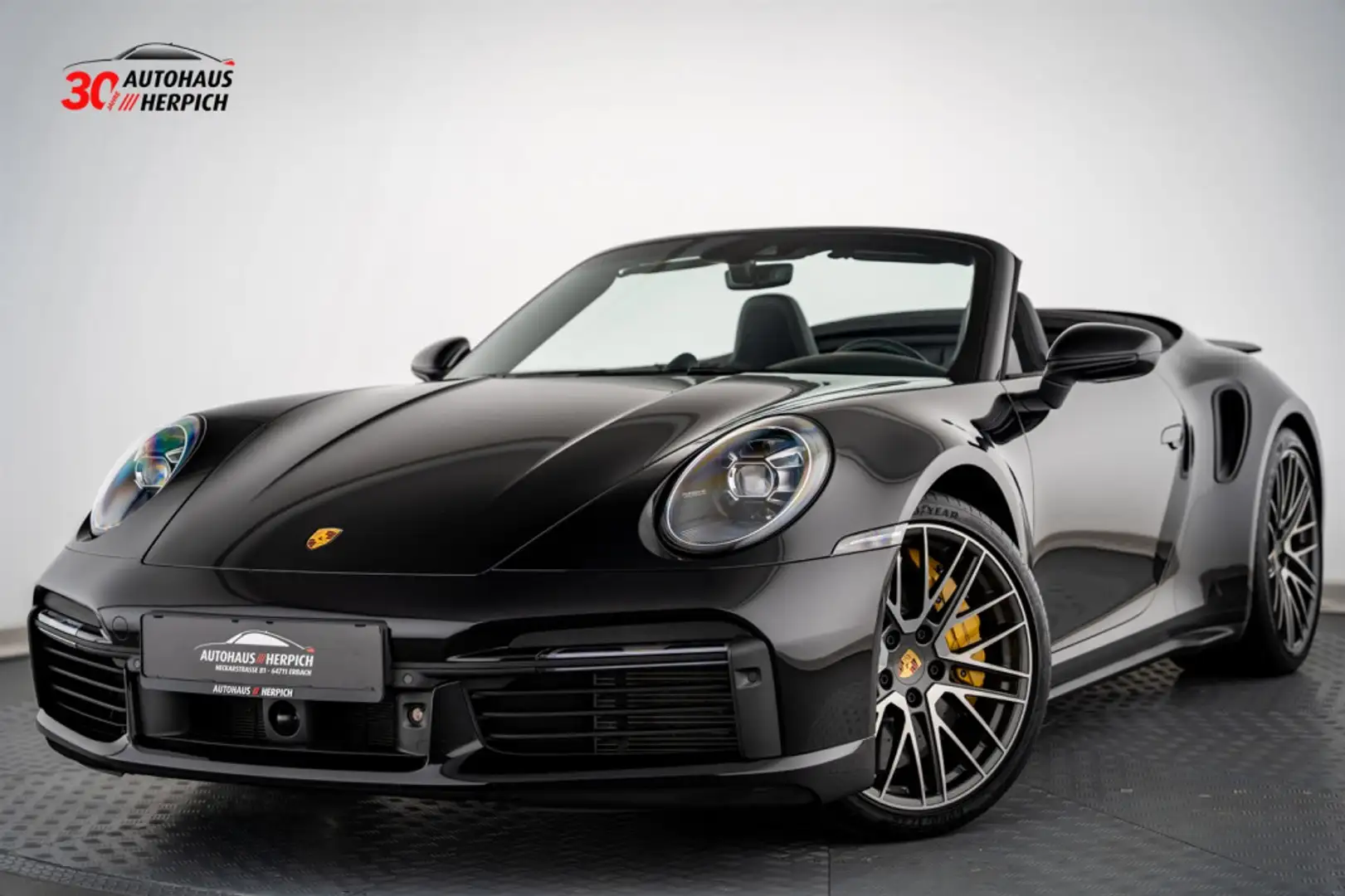 Porsche 992 Turbo S Cabriolet Lift InnoDrive Sitzbelüft. Schwarz - 1