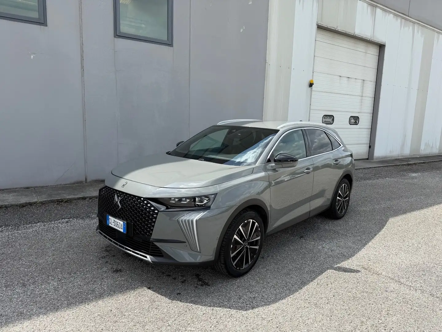 DS Automobiles DS 7 Crossback 1.5 bluehdi Rivoli 130cv auto EAT8 Gris - 1