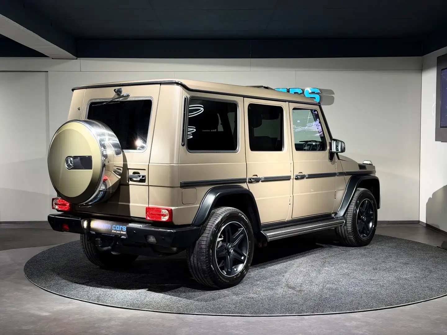 Mercedes-Benz G 500 4MATIC / AMG LINE / Designo / Distronic / TOP ZUS Grün - 2
