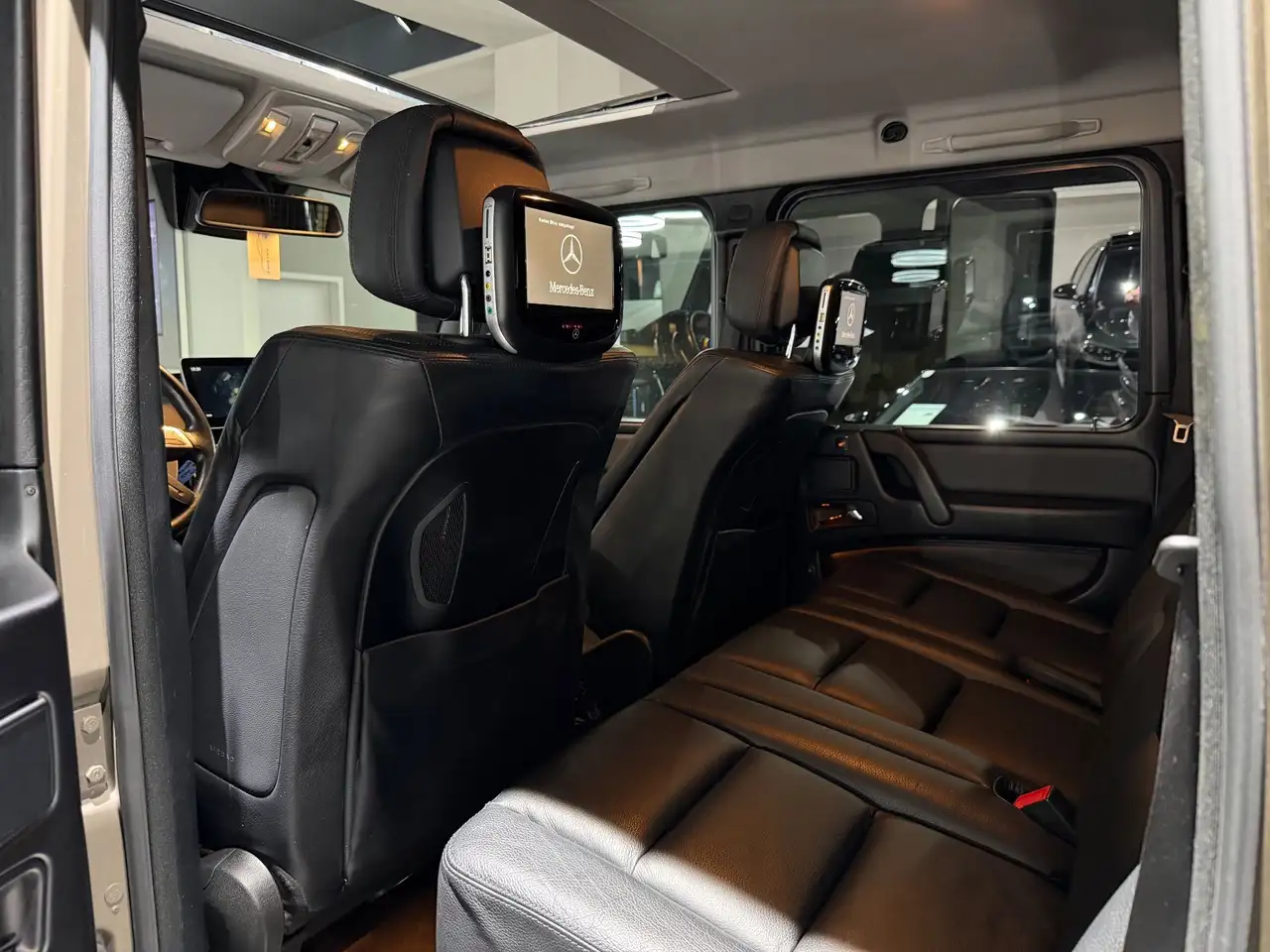 Mercedes-Benz G 500 4MATIC / AMG LINE / Designo / Distronic / TOP ZUS Bild 18