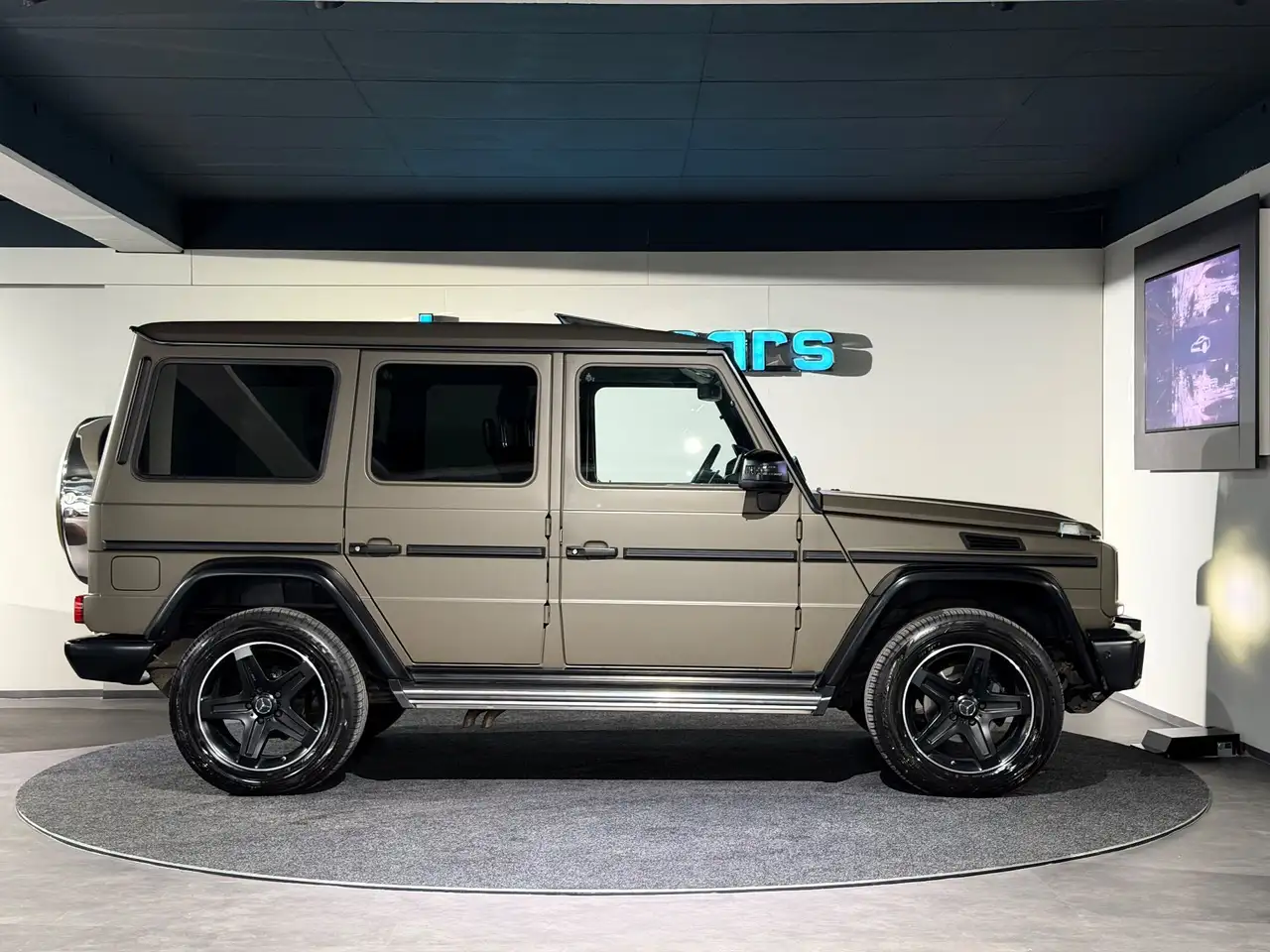 Mercedes-Benz G 500 4MATIC / AMG LINE / Designo / Distronic / TOP ZUS Bild 8