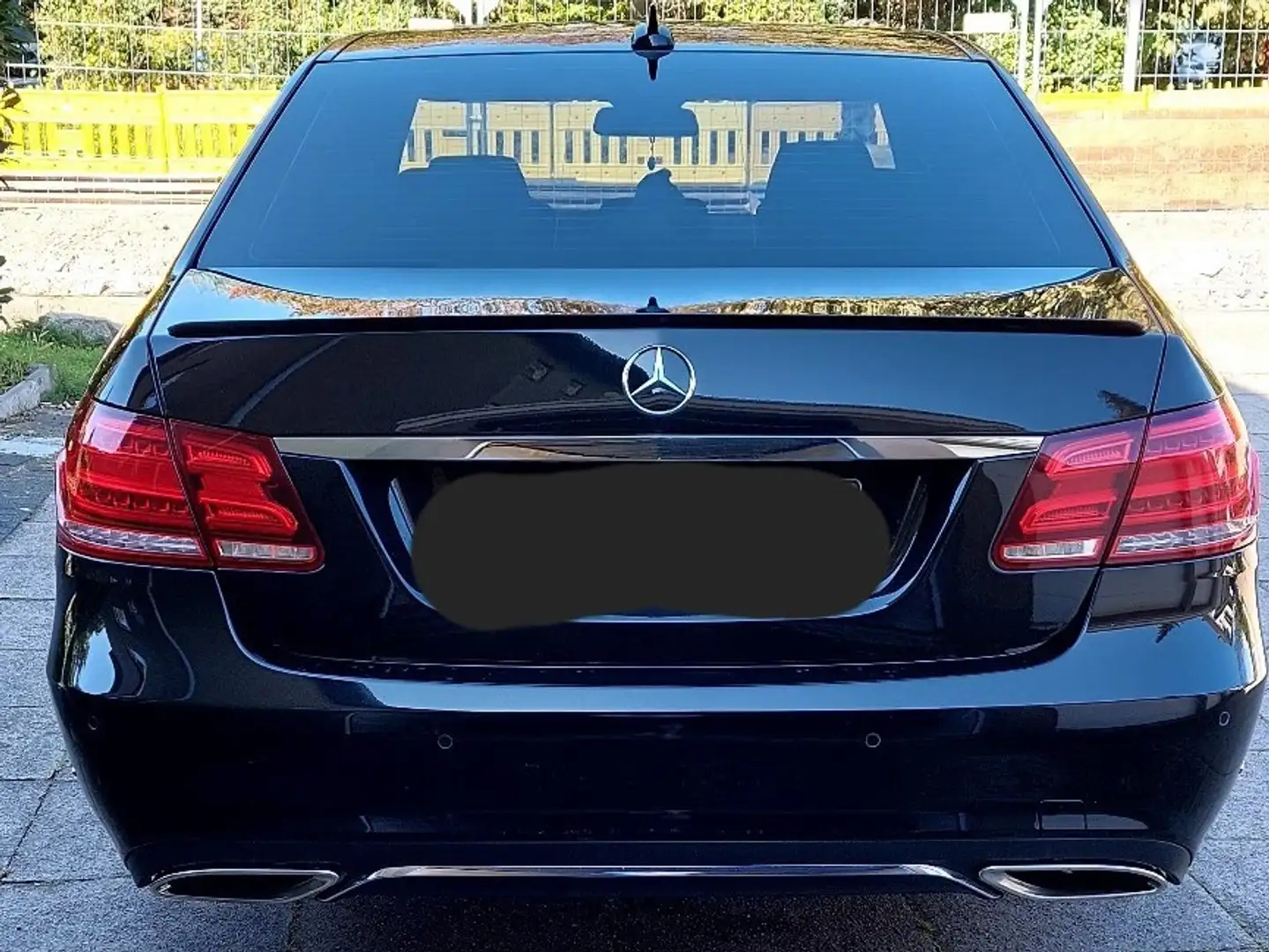 Mercedes-Benz E 300 BlueTEC 7G-TRONIC Avantgarde Schwarz - 2