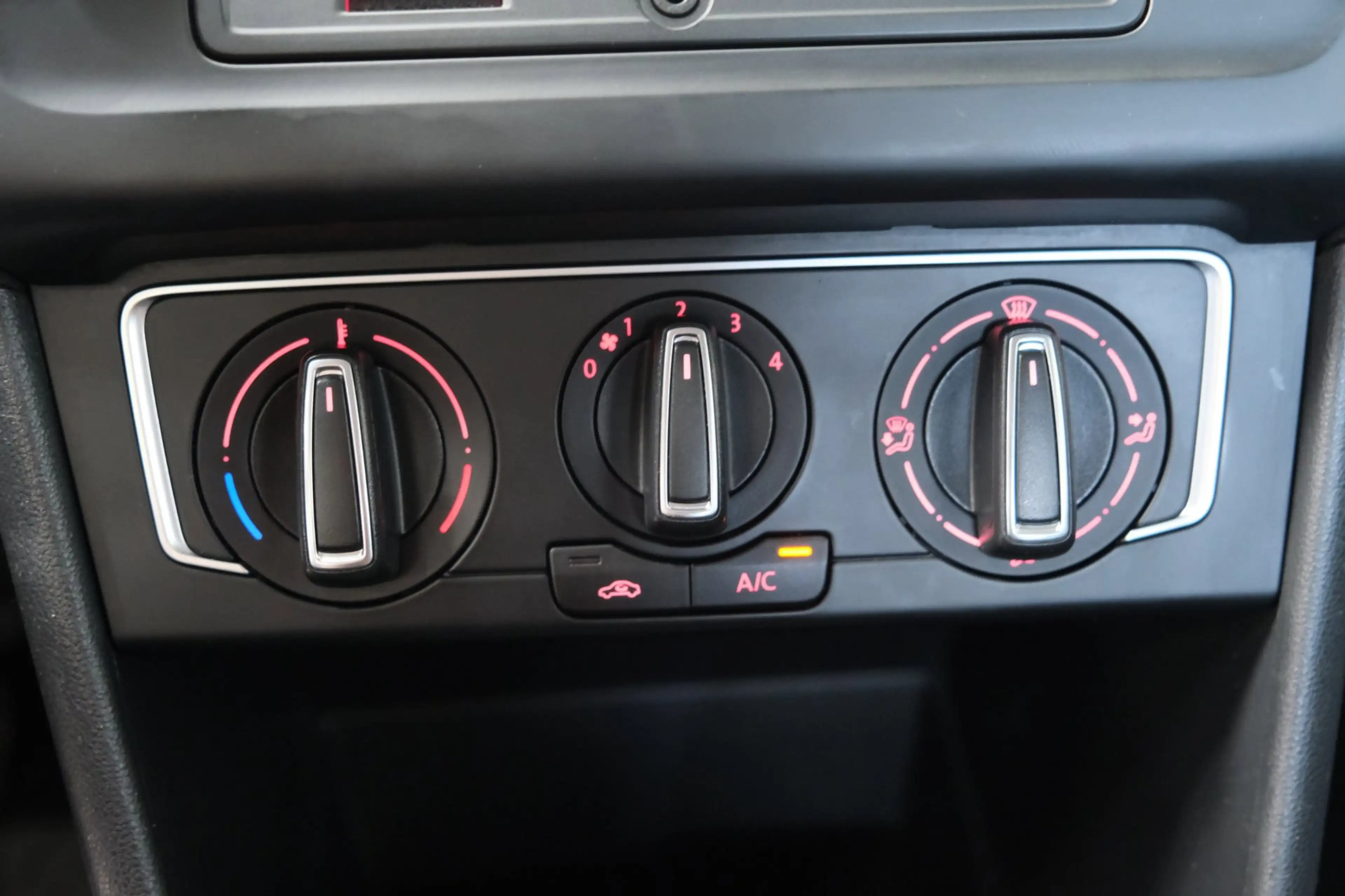 Volkswagen Polo 1.2 TSI Highline - Airco, Cruise, PDC, Stoelverwar — photo 20