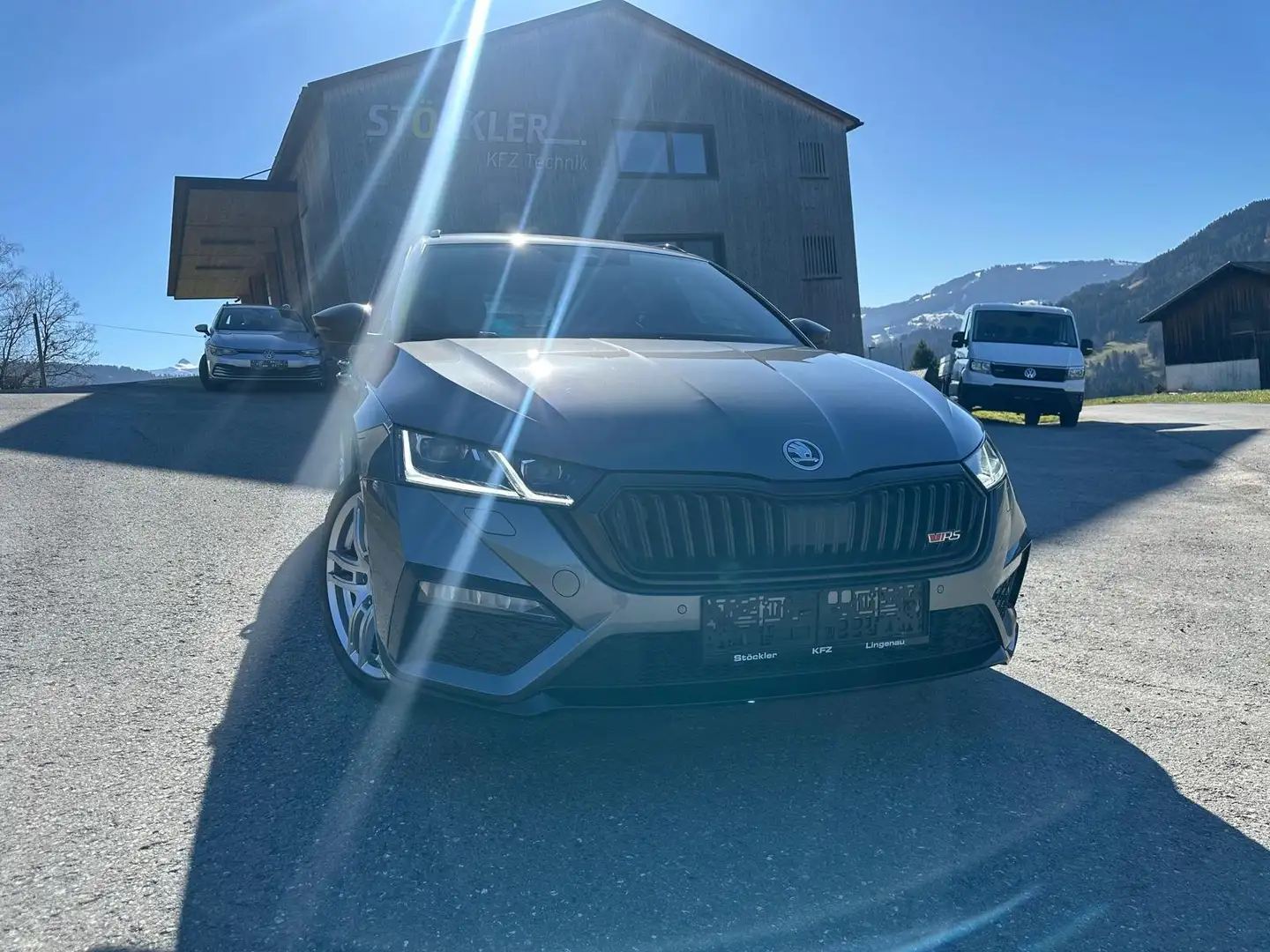 Skoda Octavia RS*DSG*8fach Alu*200PS Grau - 2