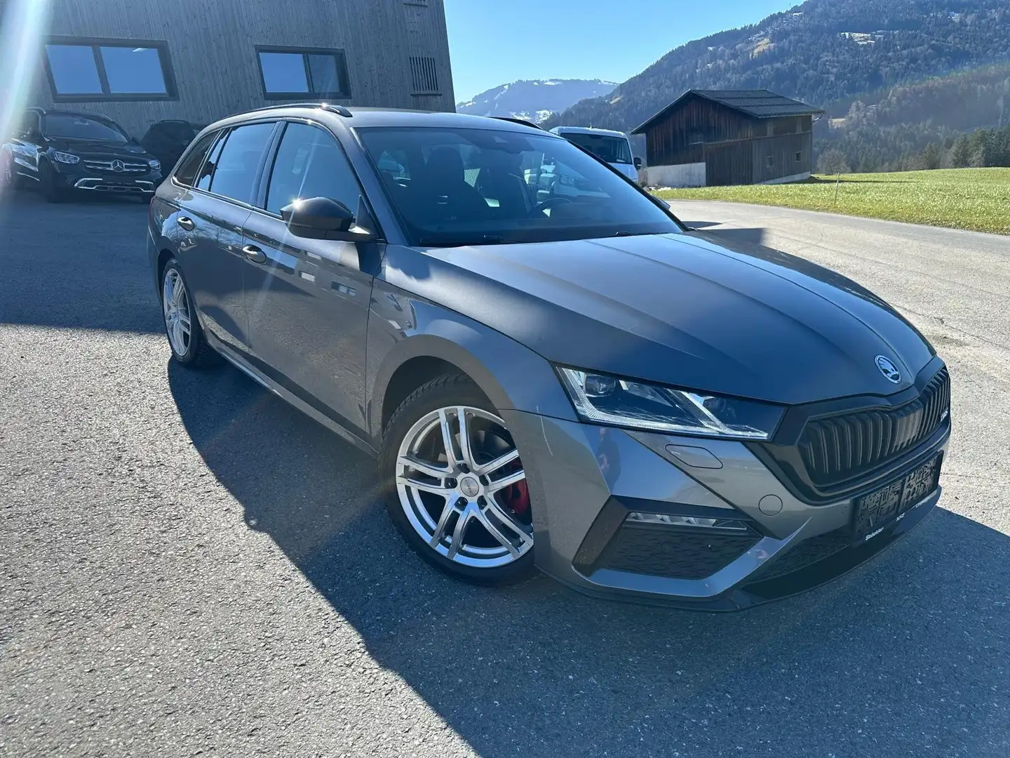 Skoda Octavia RS*DSG*8fach Alu*200PS Grau - 1