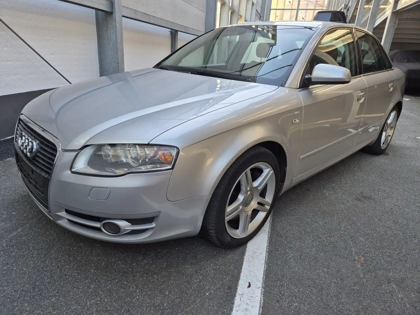 Audi A4 Audi A4 2,5 TDI B7 S-line - 1