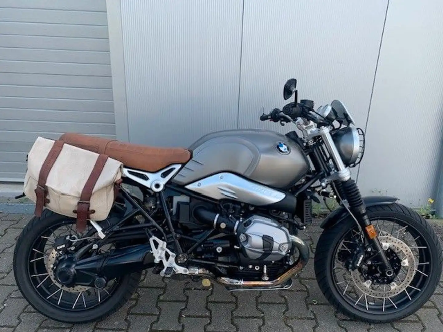 BMW R nineT Scrambler Srebrny - 1