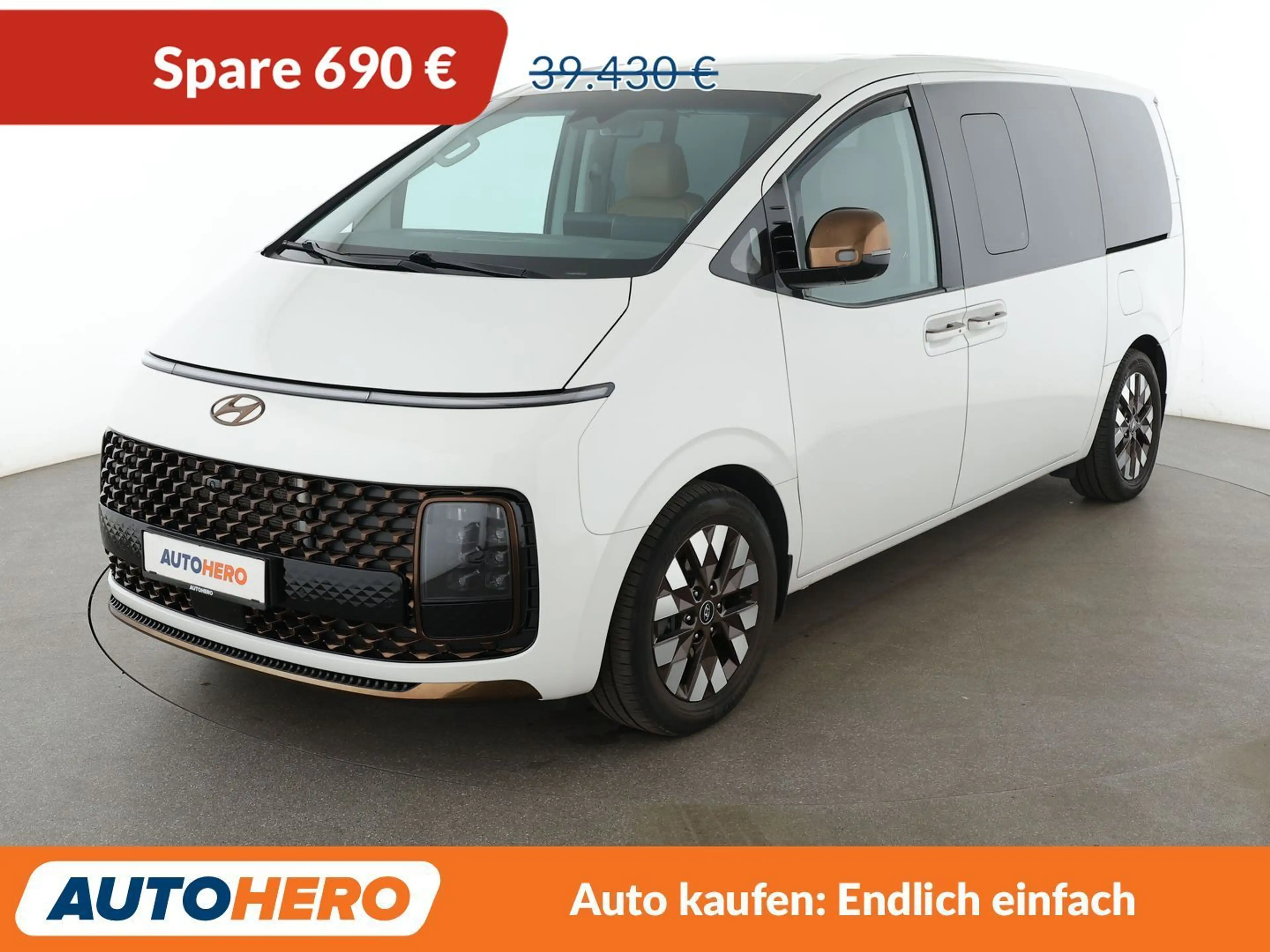 Hyundai STARIA 2.2 CRDi Signature 4WD Aut*NAVI*LED*ACC*CAM*