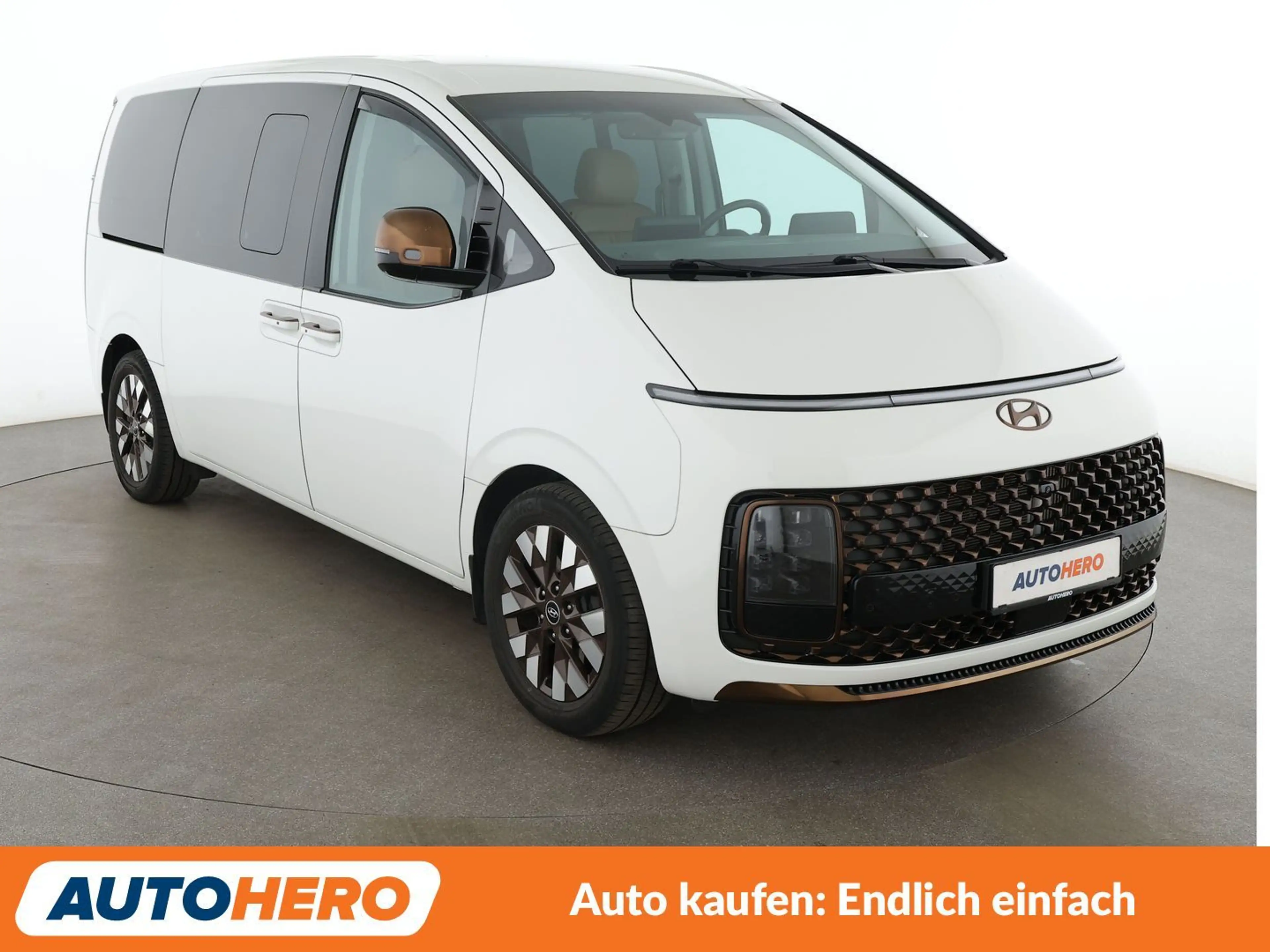 Hyundai STARIA 2.2 CRDi Signature 4WD Aut*NAVI*LED*ACC*CAM* — photo 8