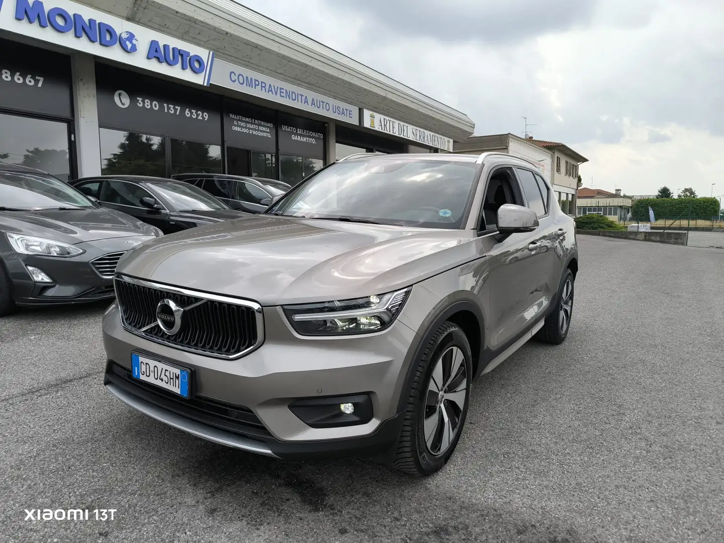 Volvo XC40 2.0 d3 Momentum Pro auto my21 *LED*CARPLAY*COCKPIT Grigio - 1