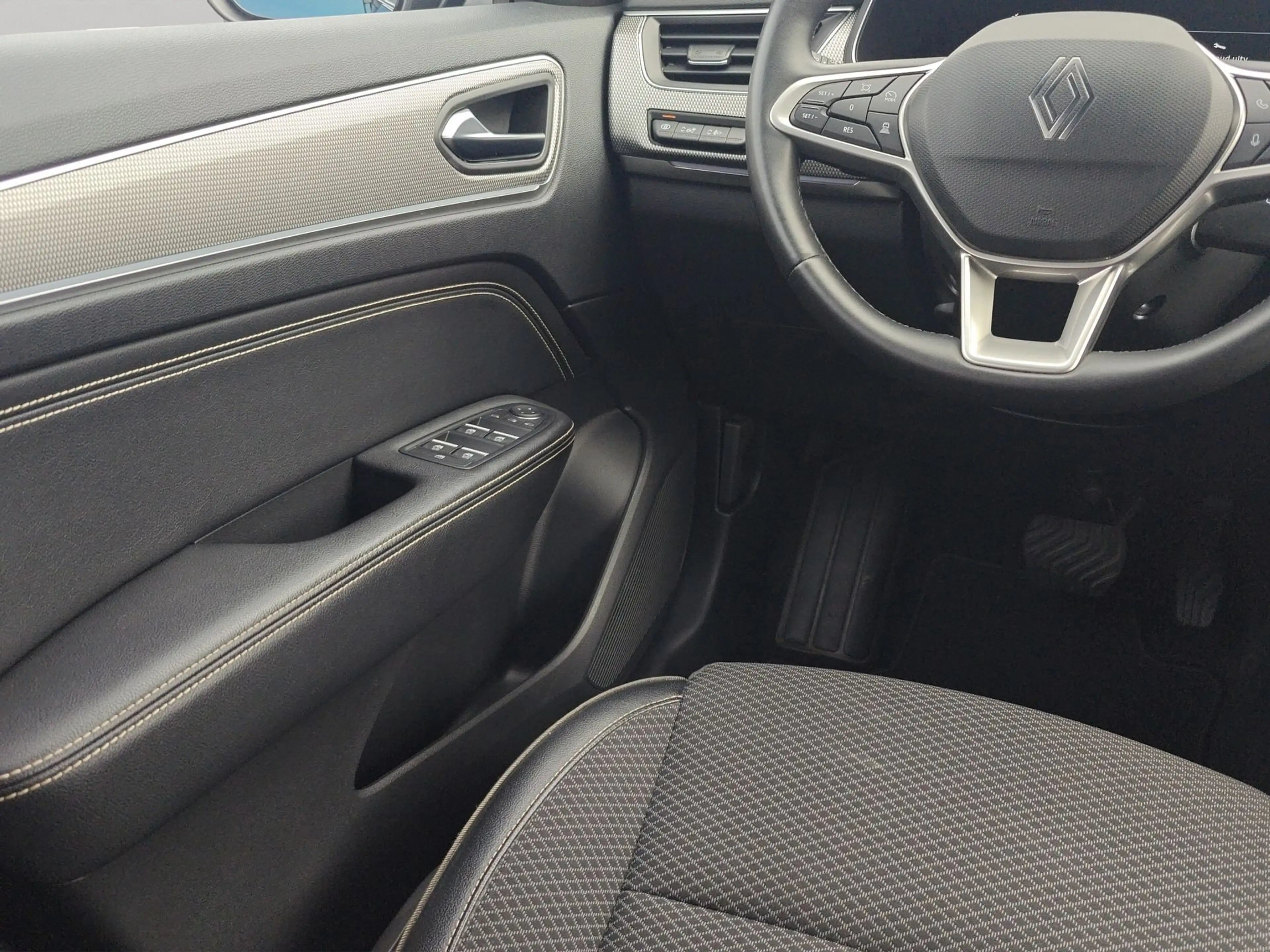 Renault Arkana MHEV Techno EDC *Facelift* — photo 10