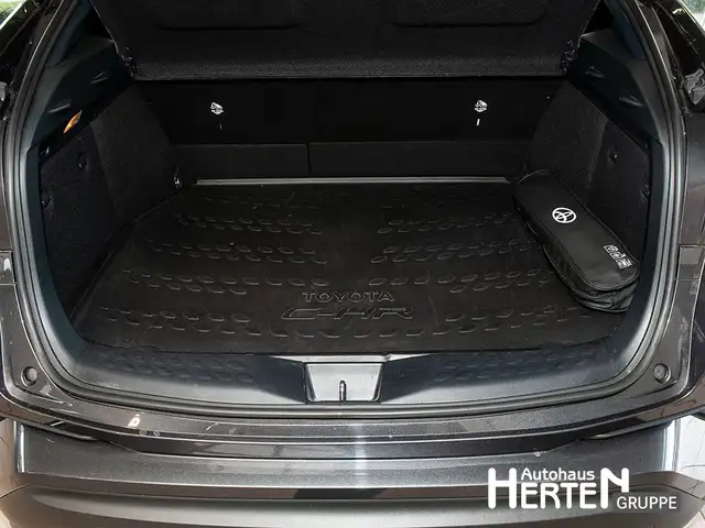 Toyota C-HR view 15