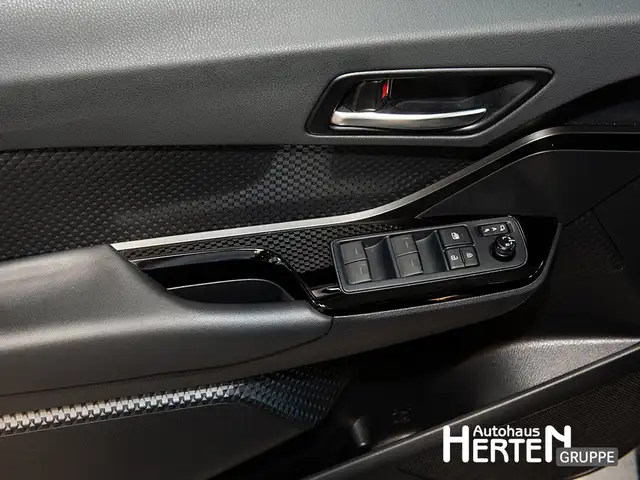 Toyota C-HR view 9