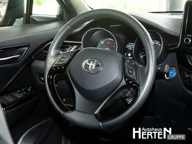 Toyota C-HR view 7