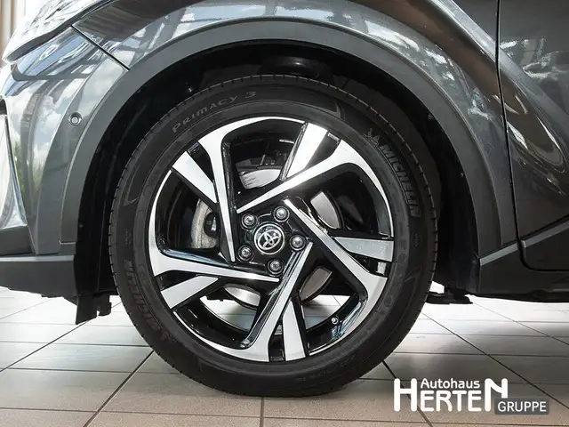 Toyota C-HR view 5