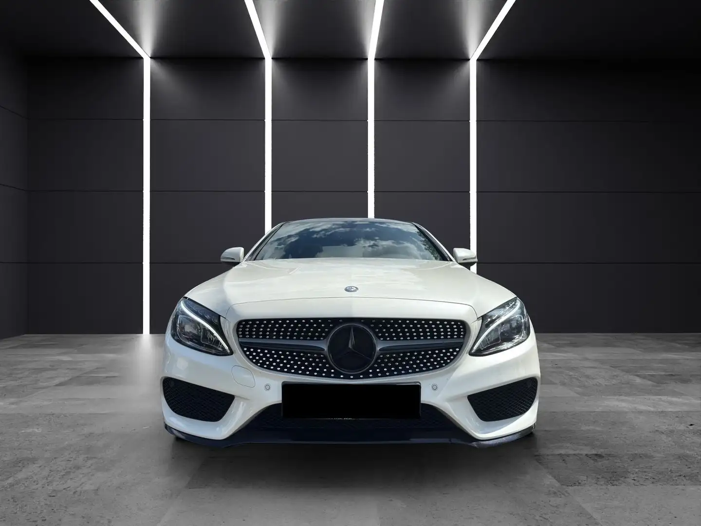 Mercedes-Benz C 200 AMG Line Weiß - 2