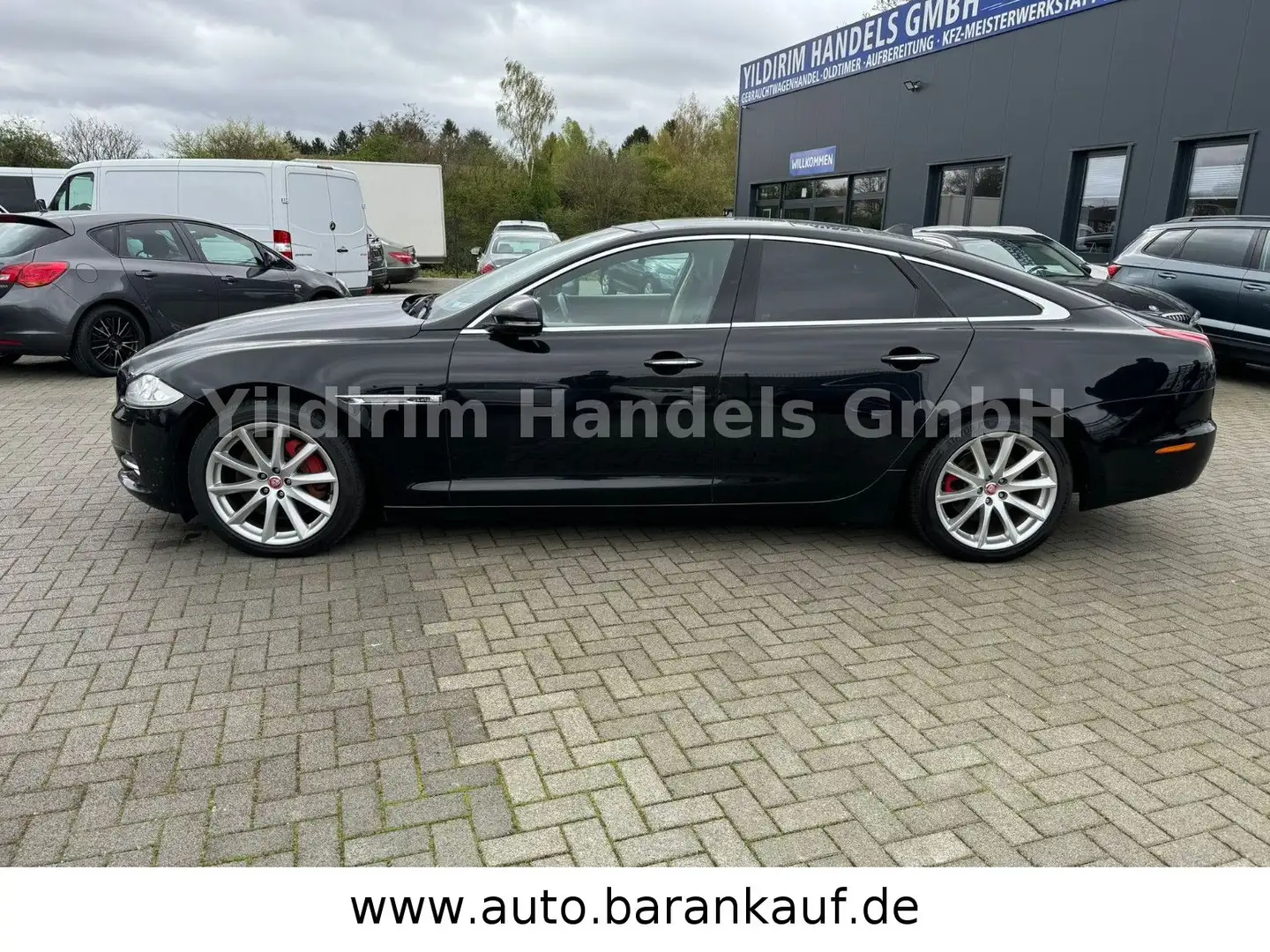 Jaguar XJ Premium Luxury,LEDER,ESSD,KLIMA,NAVI,PDC Schwarz - 1