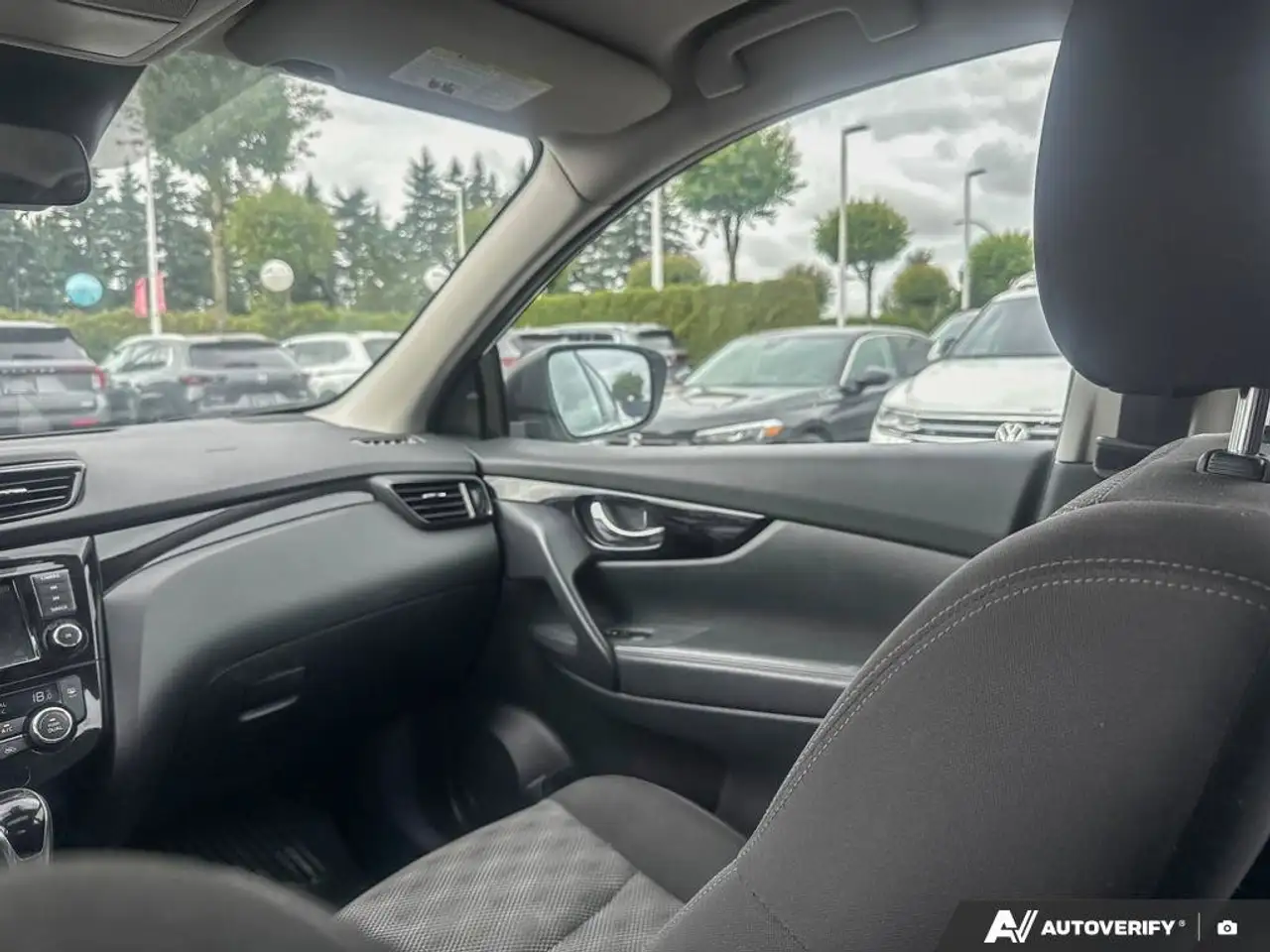 Nissan Qashqai снимка Nissan Qashqai