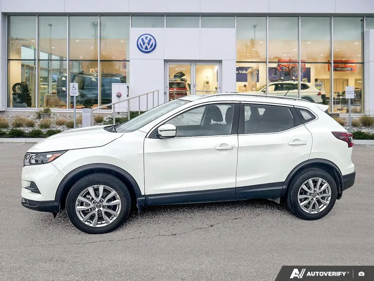 Nissan Qashqai снимка Nissan Qashqai